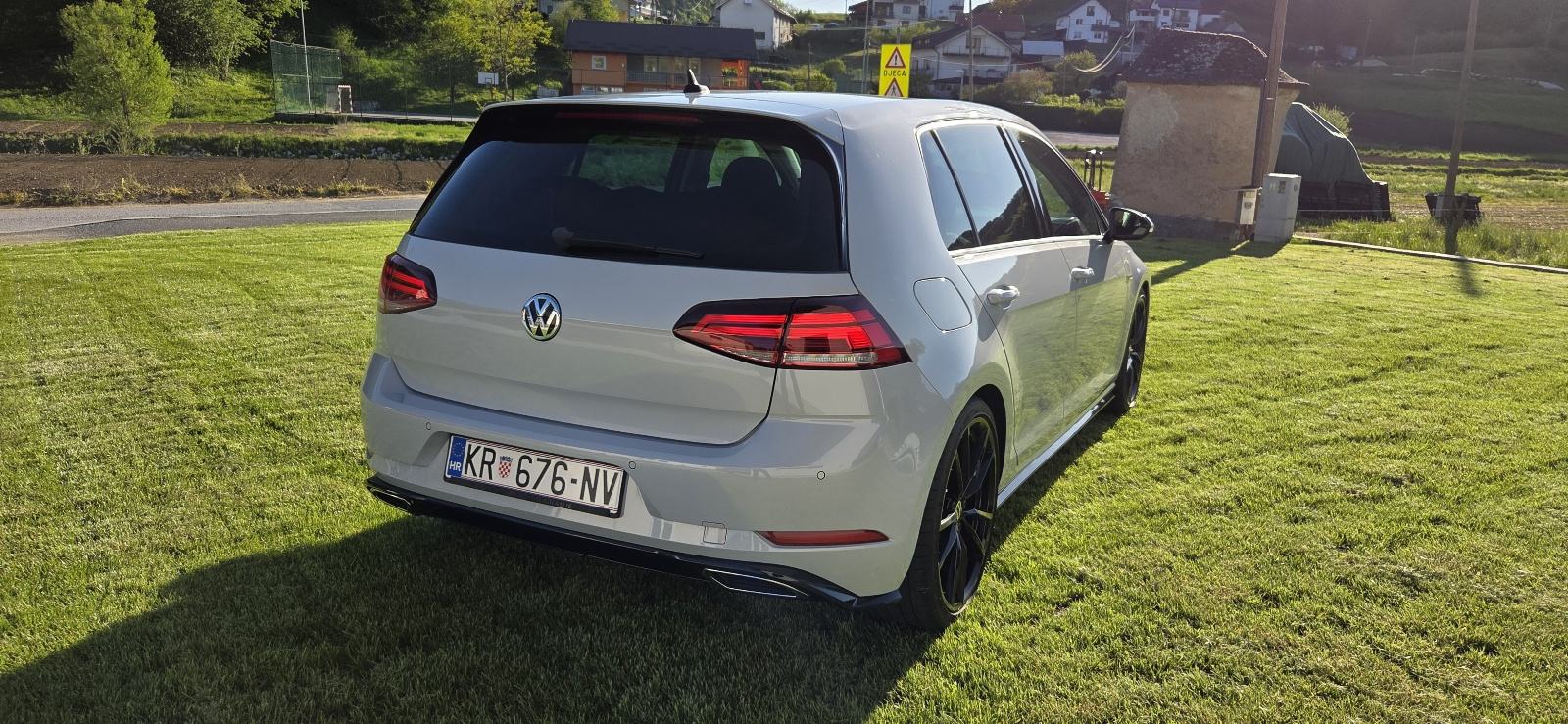 VW Golf 7.5 1,6 TDI R Line,Navi,webasto,Alu 19,Vlasnik vozila,servisna, fotografija 7