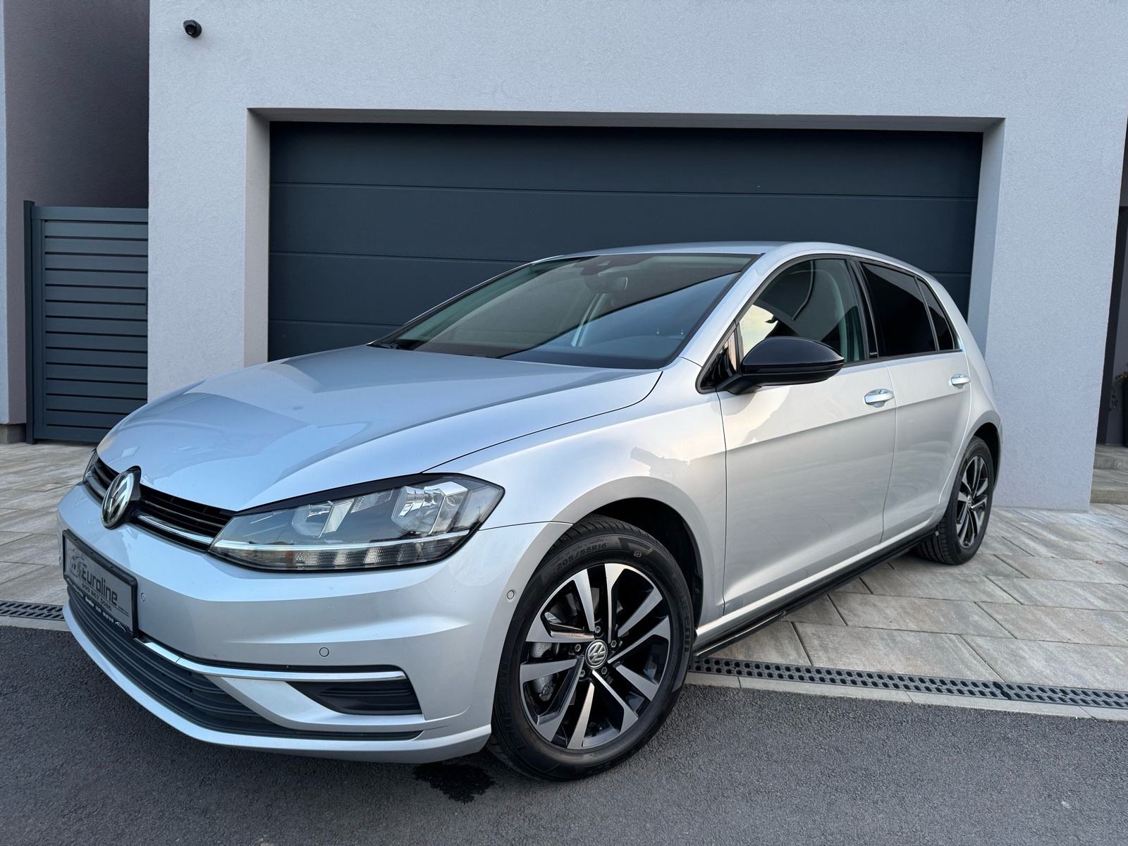 VW Golf 7.5 1.6 TDI - IQ.DRIVE, KAMERA, MRTVI KUT, LEASING BEZ UČEŠĆA, fotografija 2