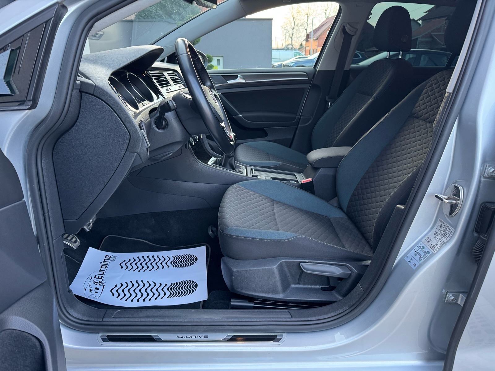 VW Golf 7.5 1.6 TDI - IQ.DRIVE, KAMERA, MRTVI KUT, LEASING BEZ UČEŠĆA, fotografija 15