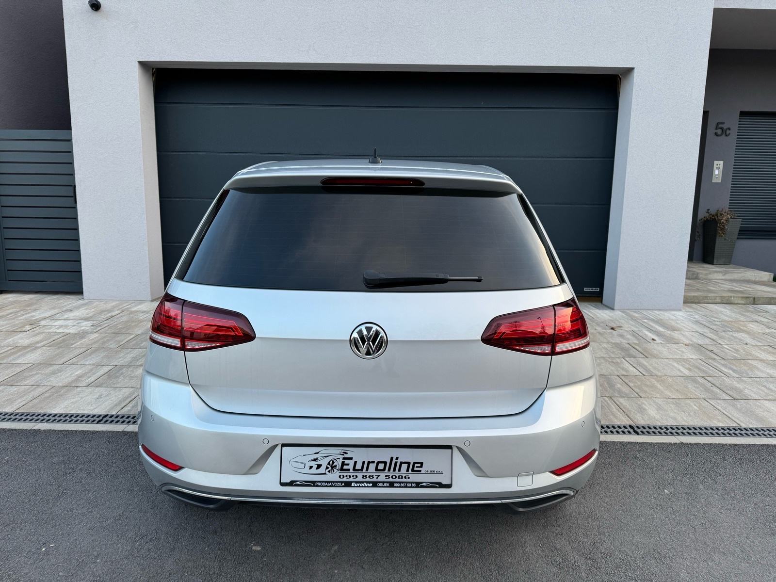 VW Golf 7.5 1.6 TDI - IQ.DRIVE, KAMERA, MRTVI KUT, LEASING BEZ UČEŠĆA, fotografija 6