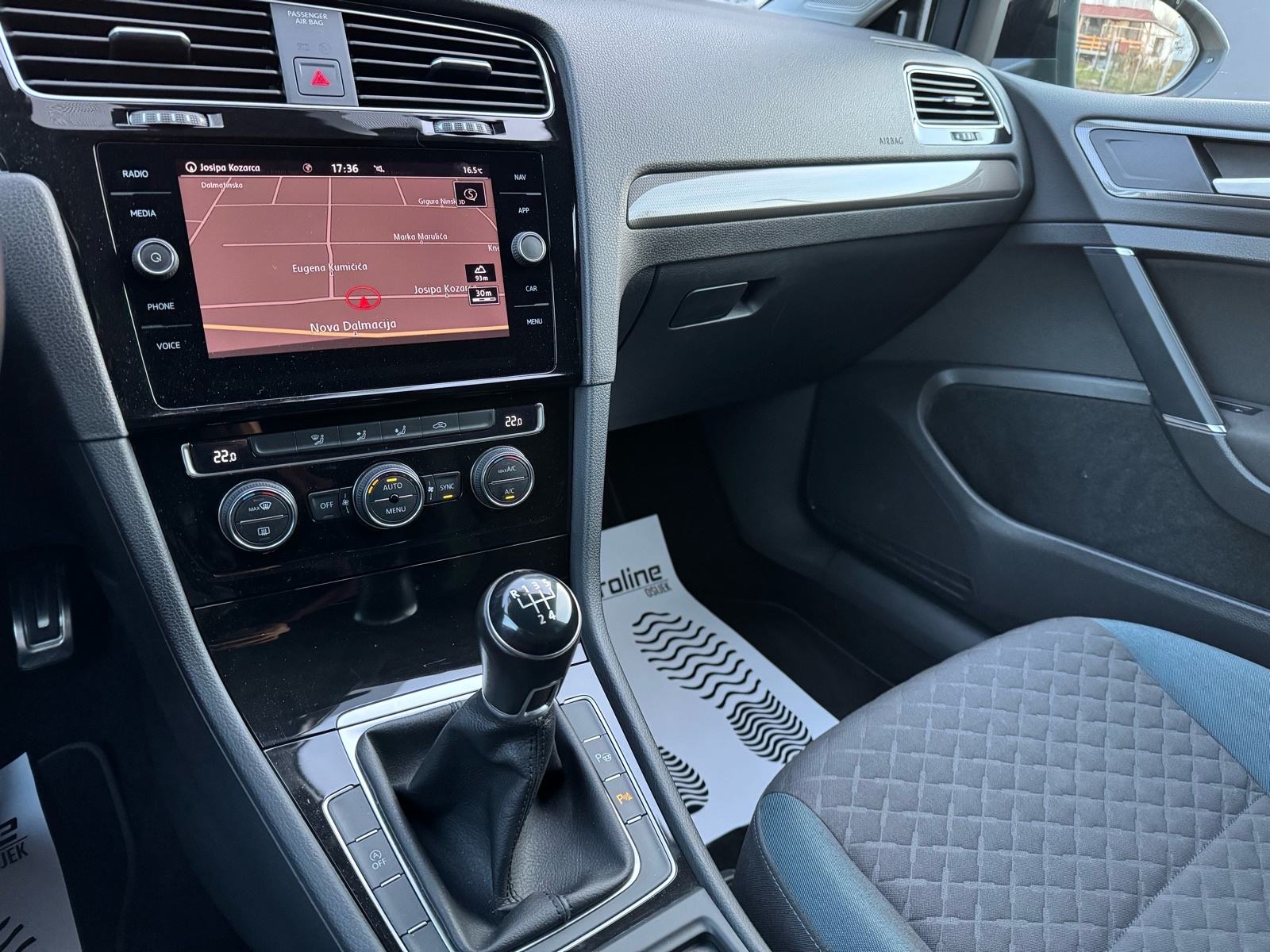 VW Golf 7.5 1.6 TDI - IQ.DRIVE, KAMERA, MRTVI KUT, LEASING BEZ UČEŠĆA, fotografija 20