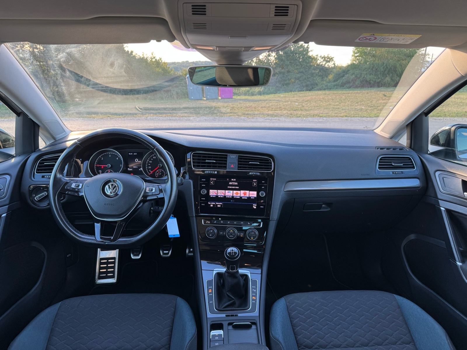 VW Golf 7.5 1.6TDI IQ DRIVE, fotografija 12