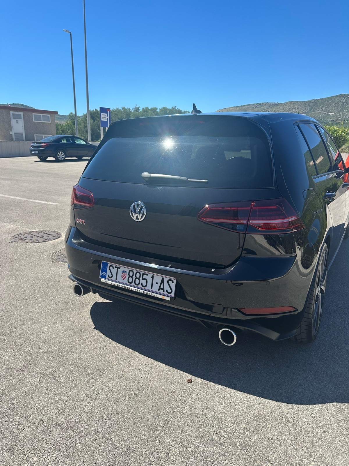 VW Golf 7.5 2,0 GTi PERFORMANCE SNIZENO KEYLESS DYNAUDIO PANORAMA, pogled izvana - slika 4