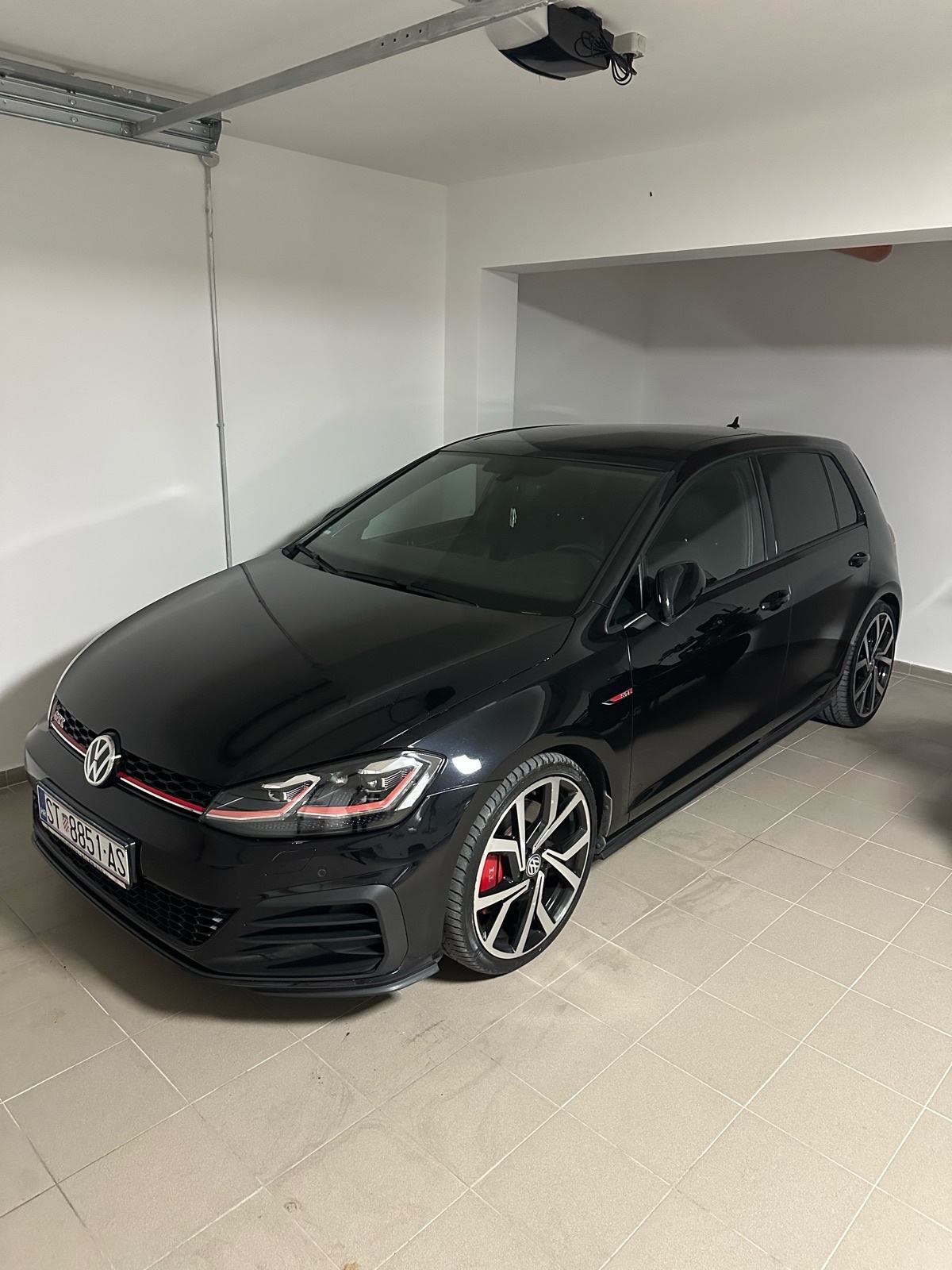 VW Golf 7.5 2,0 GTi PERFORMANCE SNIZENO KEYLESS DYNAUDIO PANORAMA, fotografija 15