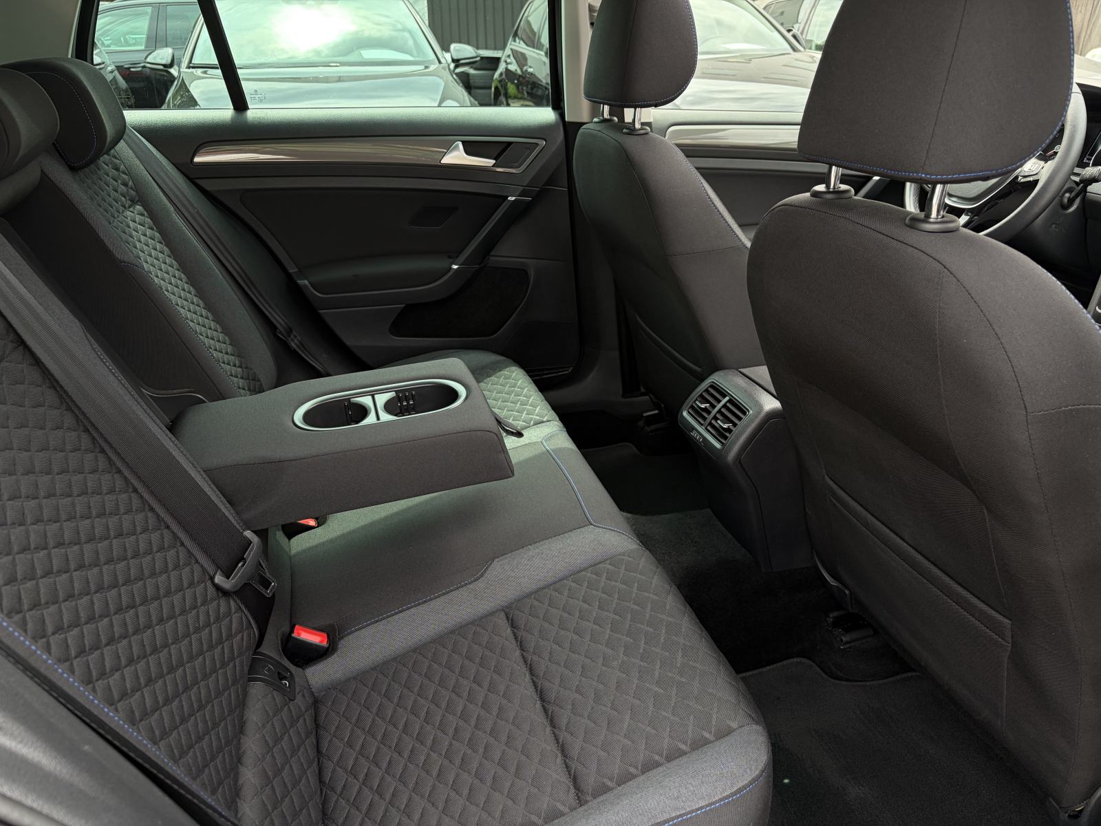 VW Golf 7,5 2,0 TDI ACC *Panorama* *1.vlasnik* *Servisna* *Jamstvo*, fotografija 20