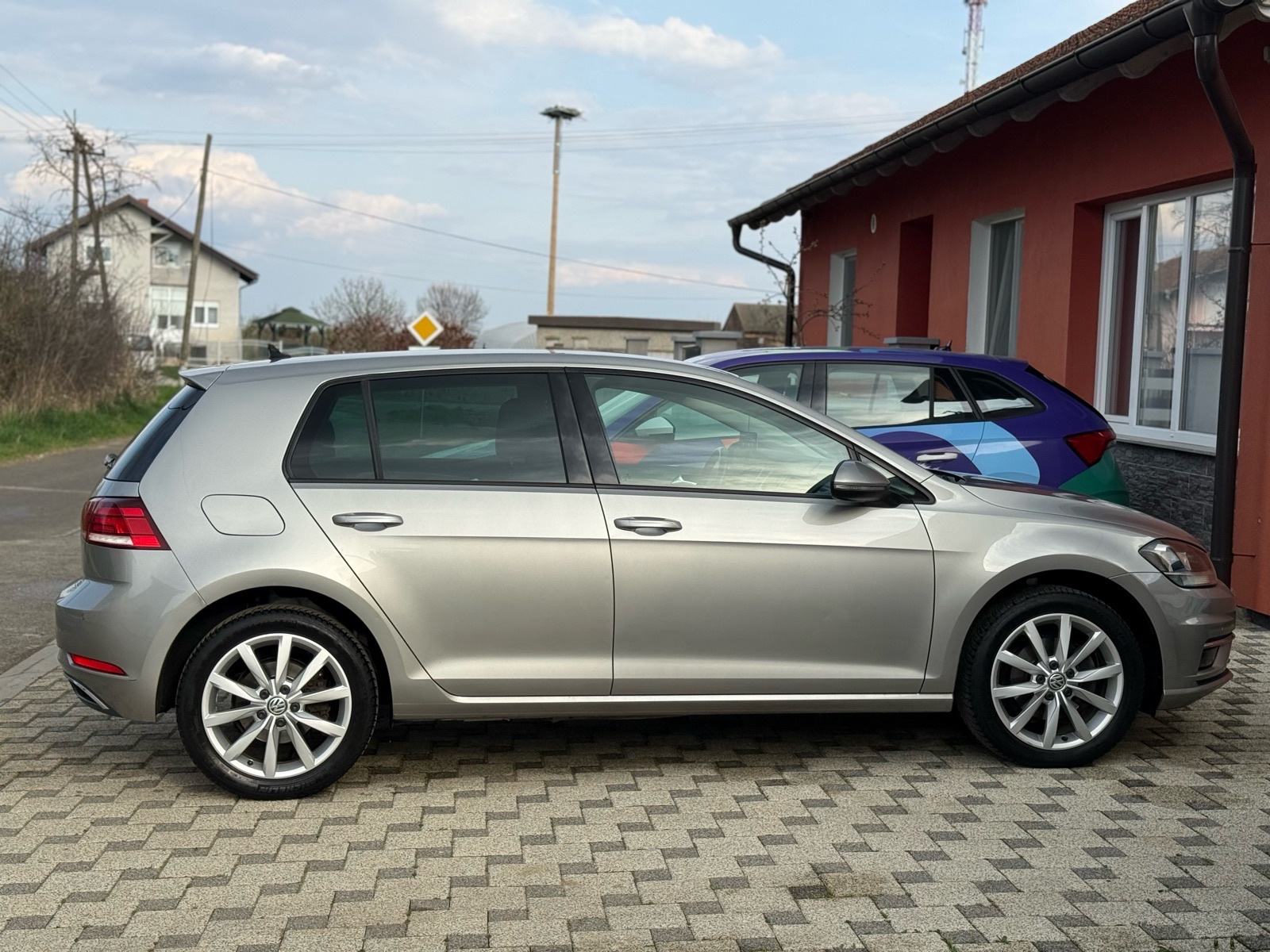 VW Golf 7.5 2,0 TDI BMT *NAPRAVLJEN VELIKI SERVIS* LEASING 350€/36 mj*, fotografija 4