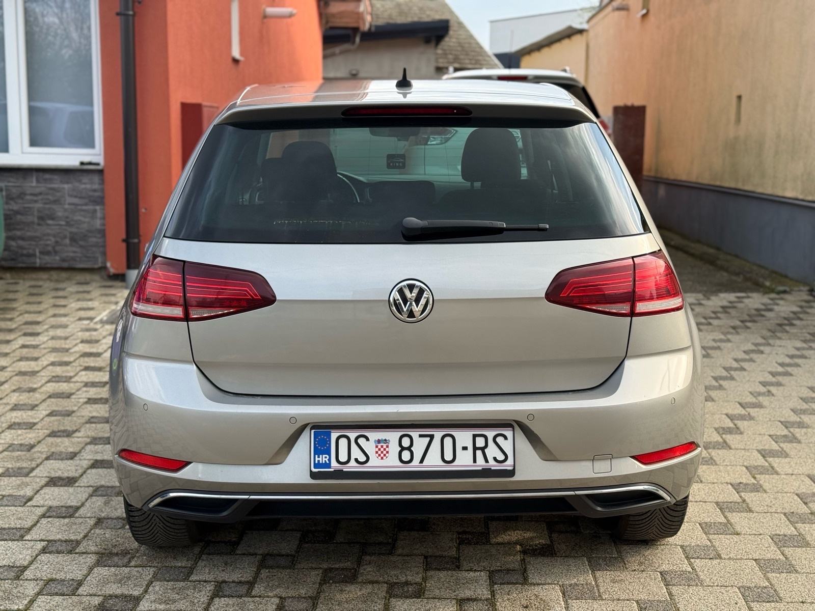 VW Golf 7.5 2,0 TDI BMT *NAPRAVLJEN VELIKI SERVIS* LEASING 350€/36 mj*, fotografija 6