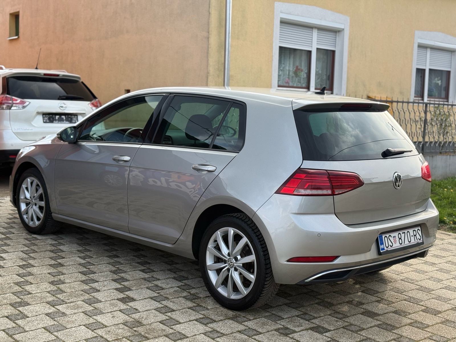 VW Golf 7.5 2,0 TDI BMT *NAPRAVLJEN VELIKI SERVIS* LEASING 350€/36 mj*, fotografija 7