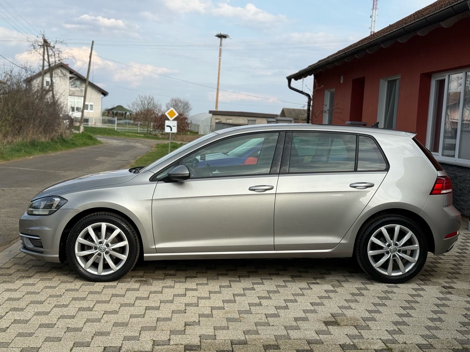 VW Golf 7.5 2,0 TDI BMT *NAPRAVLJEN VELIKI SERVIS* LEASING 350€/36 mj*, fotografija 8