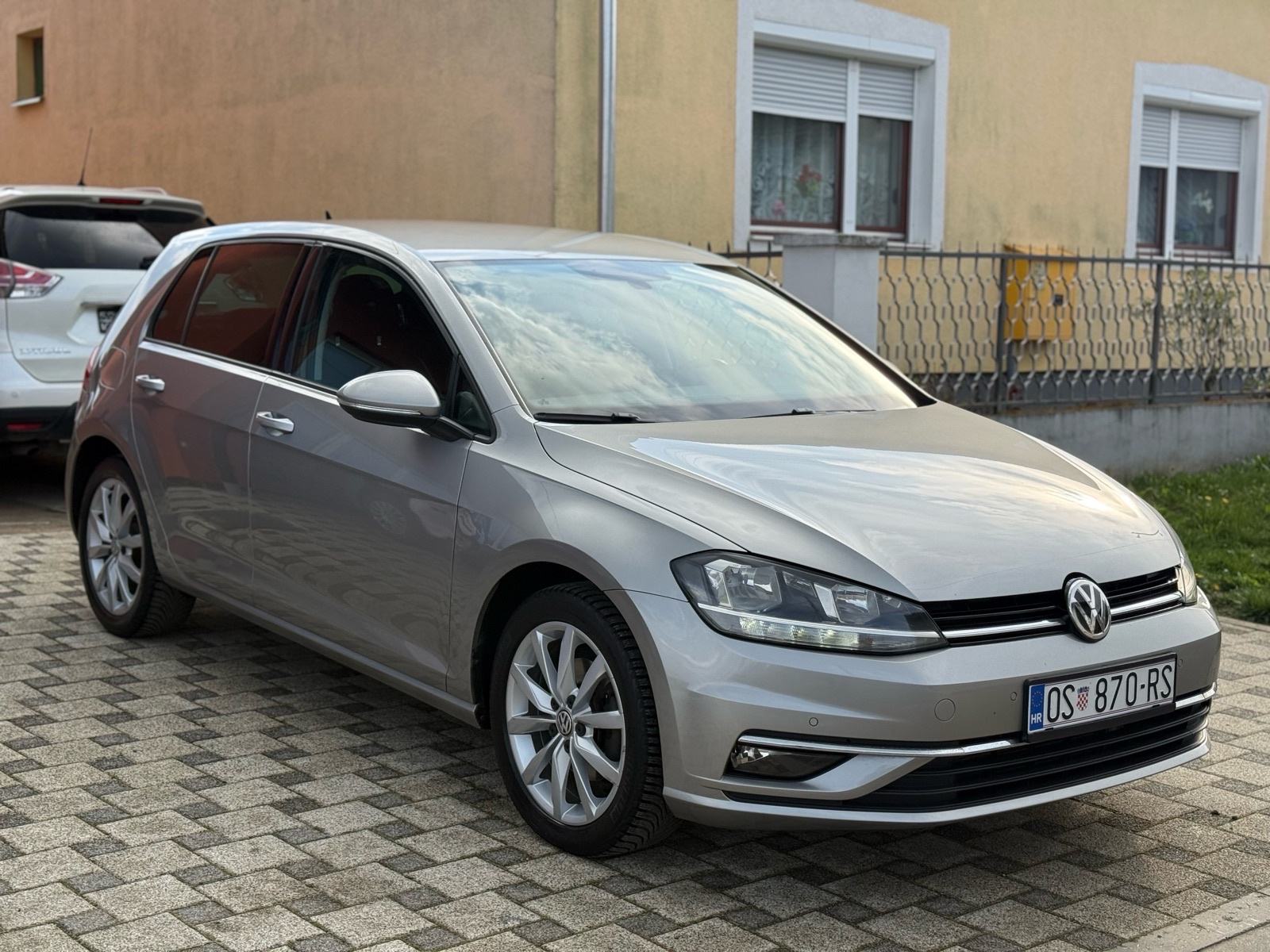 VW Golf 7.5 2,0 TDI BMT *NAPRAVLJEN VELIKI SERVIS* LEASING 350€/36 mj*, fotografija 10