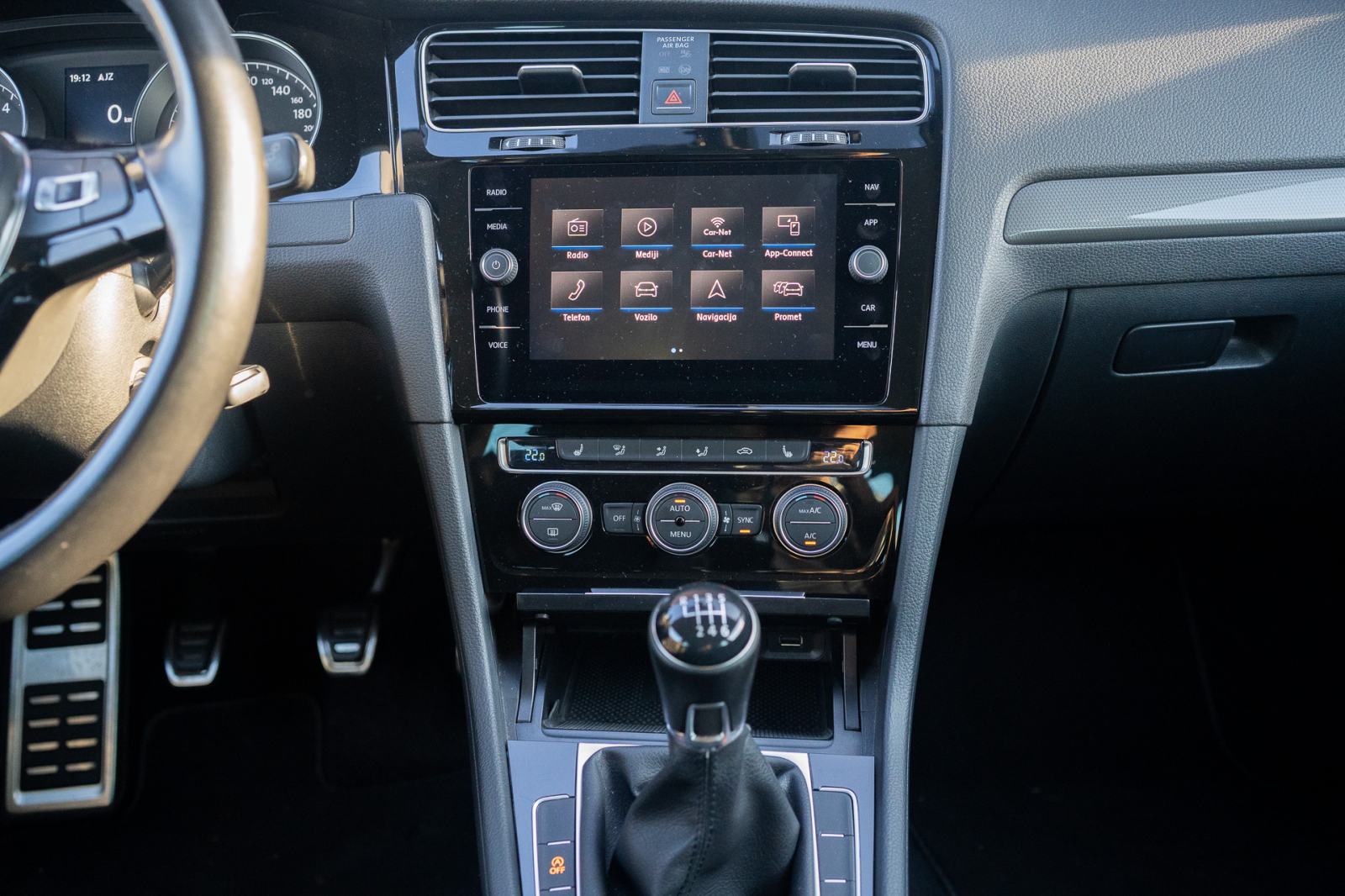 VW Golf 7.5 2,0 TDI, LED, Navi, ACC, u sutavu PDV-a, fotografija 9