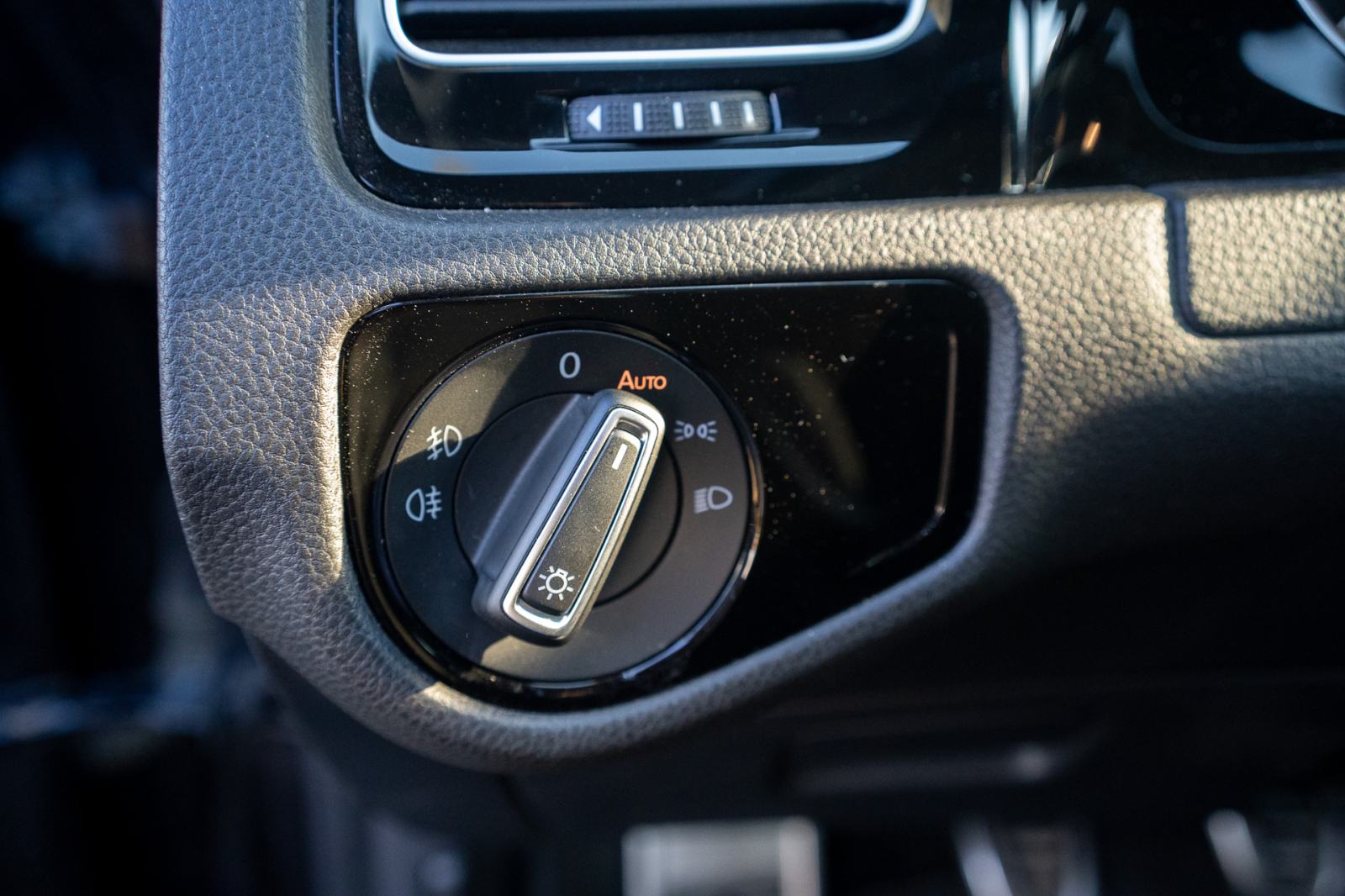 VW Golf 7.5 2,0 TDI, LED, Navi, ACC, u sutavu PDV-a, fotografija 15