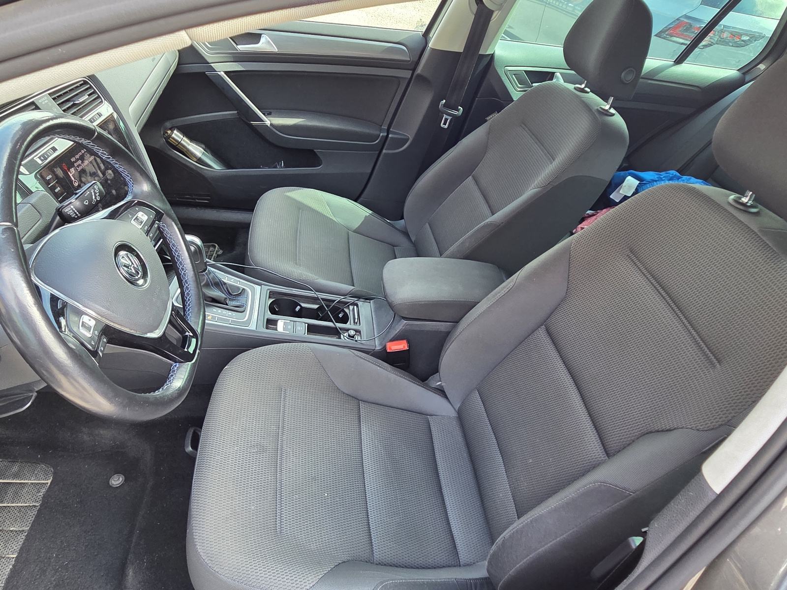 VW Golf 7.5 eGOLF DSG --2020.g.--75,000km--, fotografija 9
