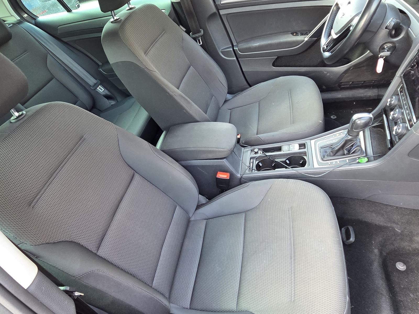 VW Golf 7.5 eGOLF DSG --2020.g.--75,000km--, fotografija 12
