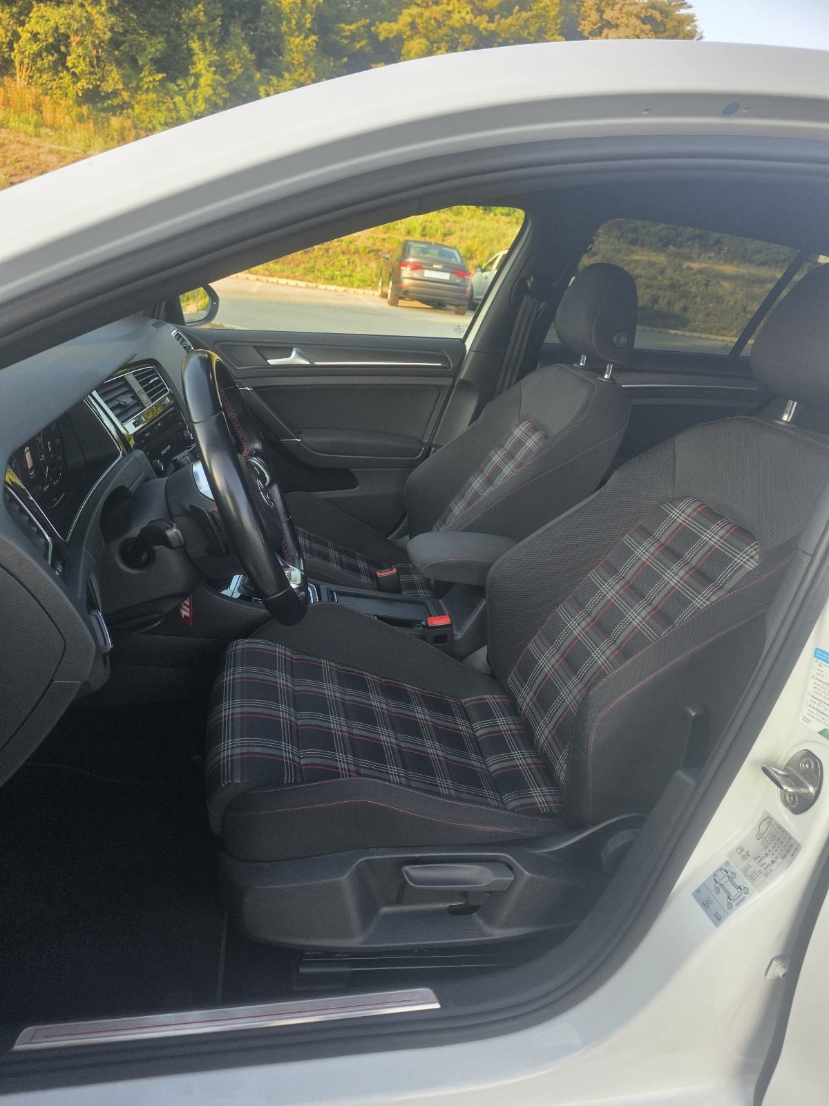 VW GOLF 7.5 GTI PREFORMANCE 2.0 TSI DSG 2020, fotografija 6