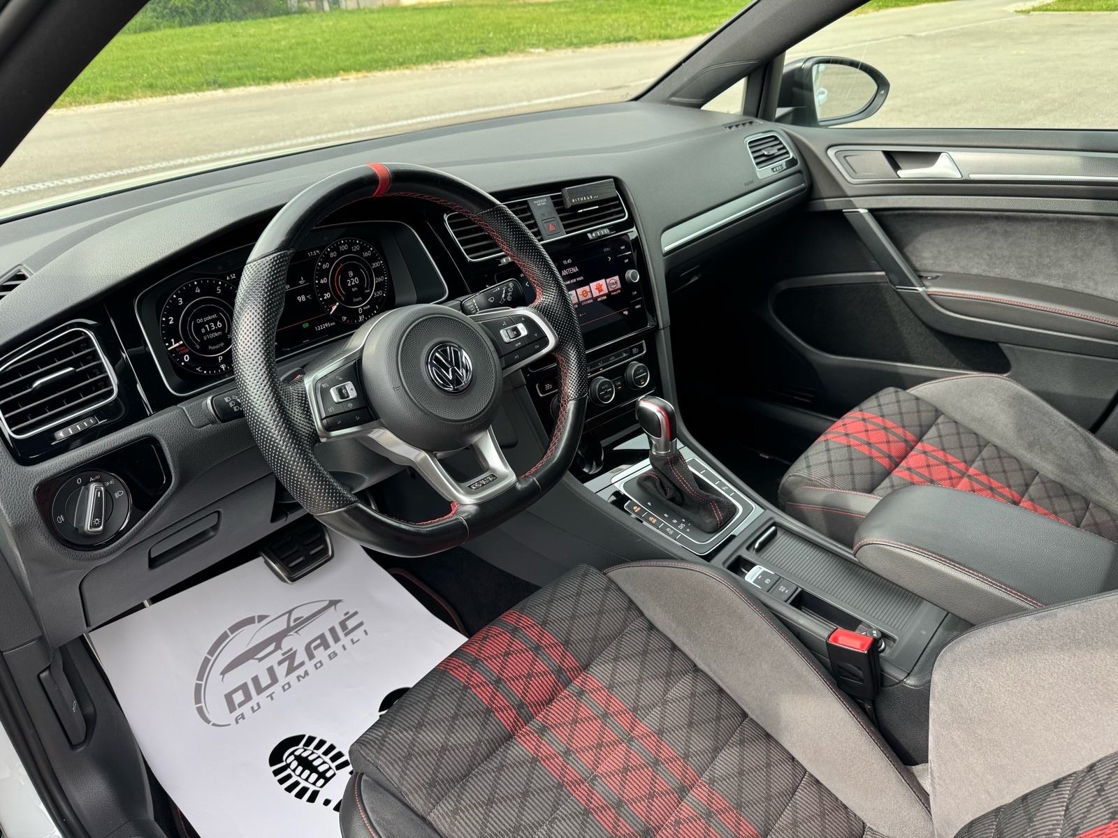VW Golf 7.5 GTI TCR DSG AKRAPOVIČ, fotografija 11