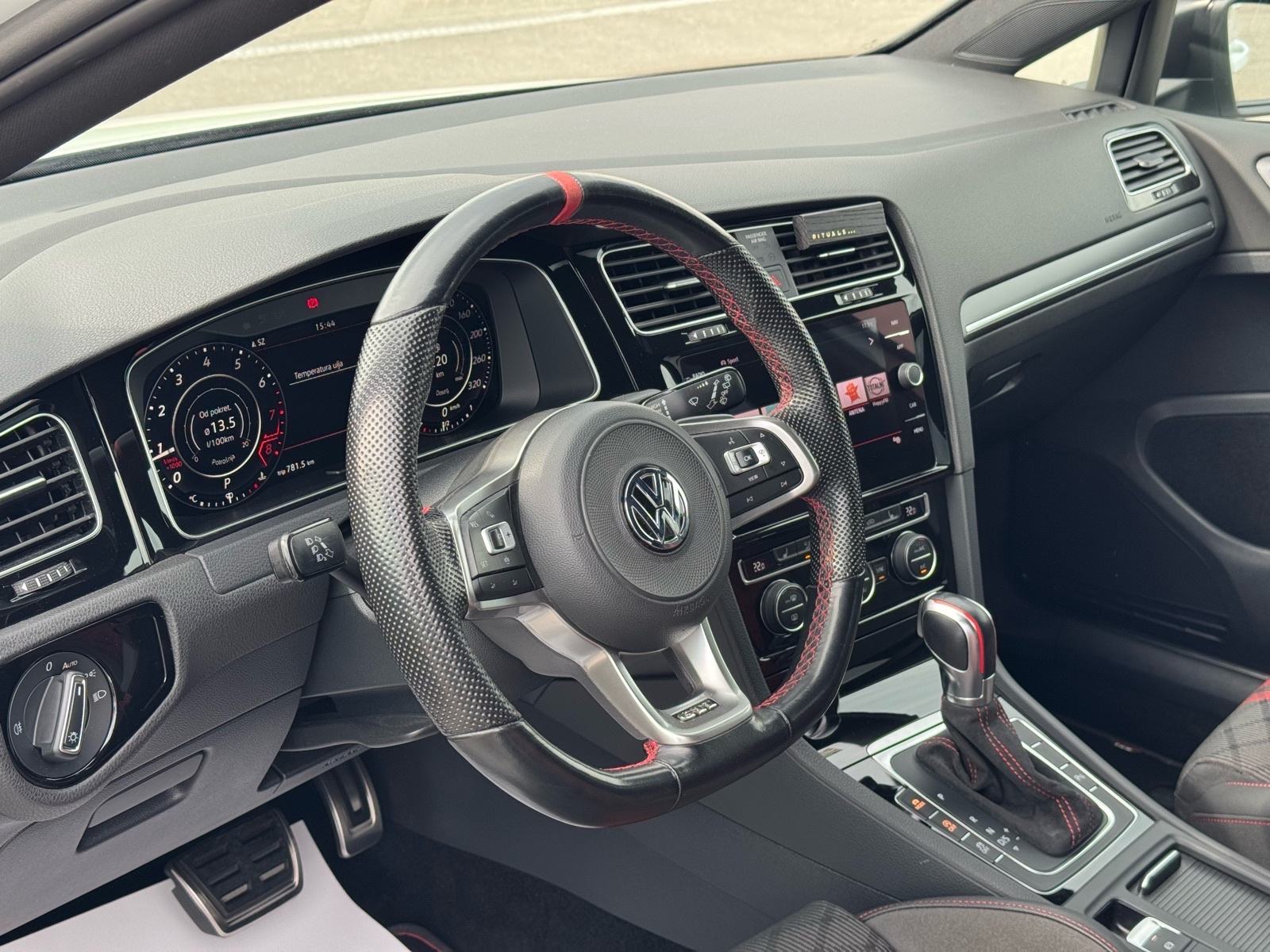 VW Golf 7.5 GTI TCR DSG AKRAPOVIČ, fotografija 12