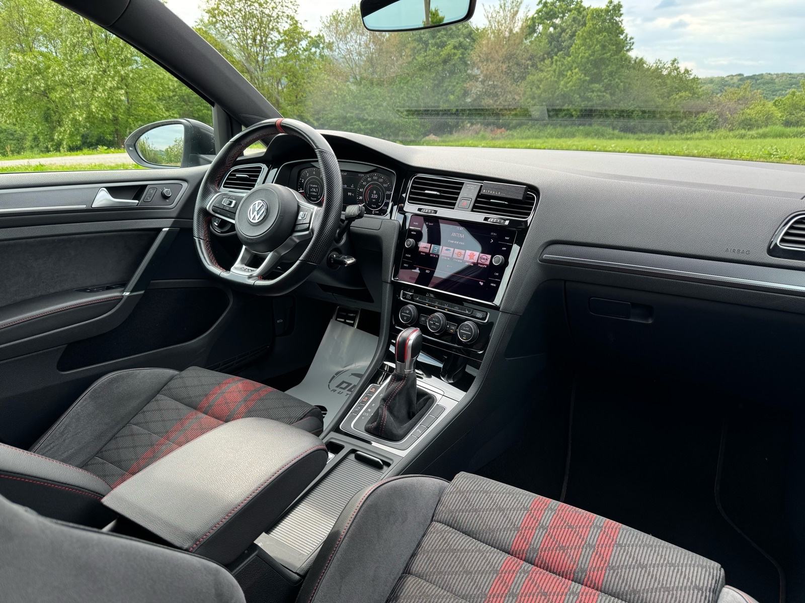 VW Golf 7.5 GTI TCR DSG AKRAPOVIČ, fotografija 16