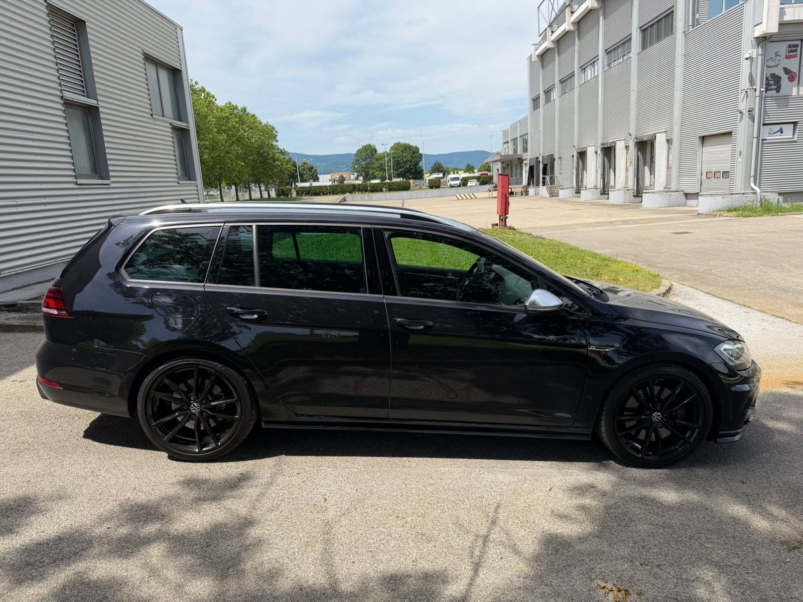VW GOLF 7.5 R, 4motion, 300KS, ALU 19", TOP STANJE, SAMO 30.000 km!!, fotografija 4