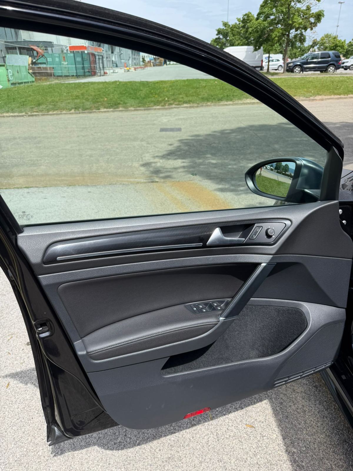 VW GOLF 7.5 R, 4motion, 300KS, ALU 19", TOP STANJE, SAMO 30.000 km!!, fotografija 14
