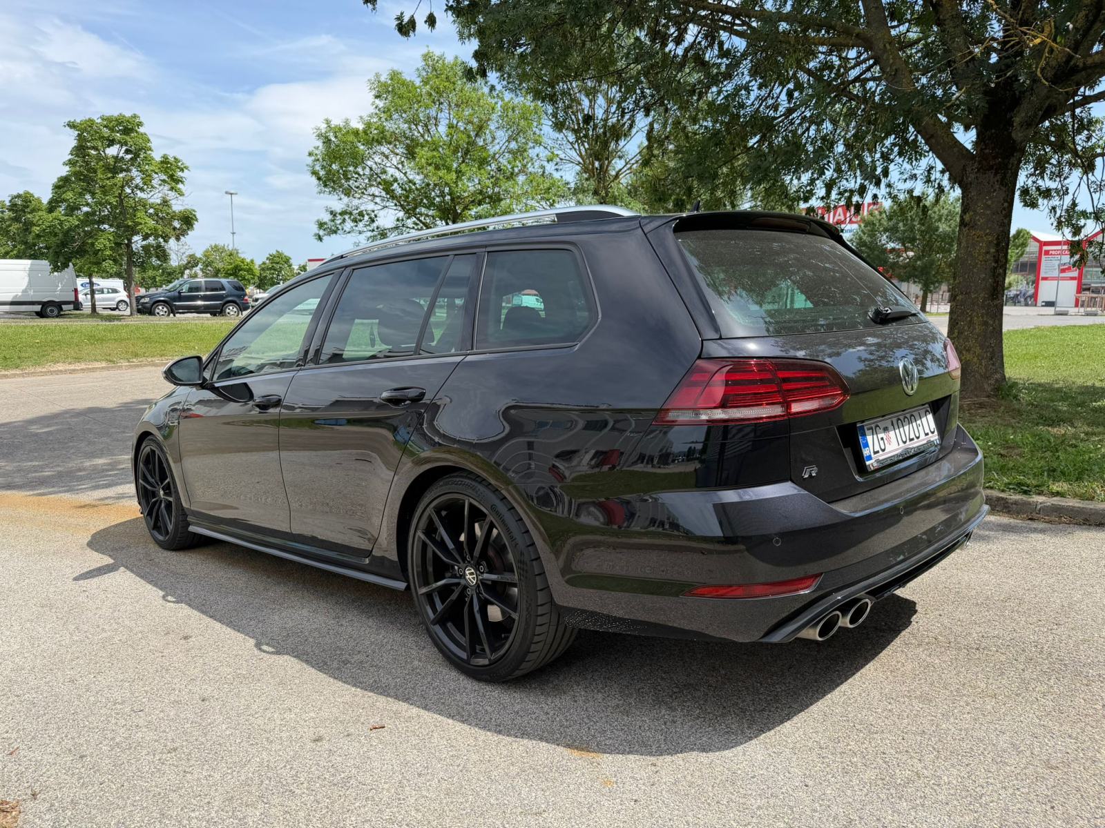VW GOLF 7.5 R, 4motion, 300KS, ALU 19", TOP STANJE, SAMO 30.000 km!!, fotografija 6