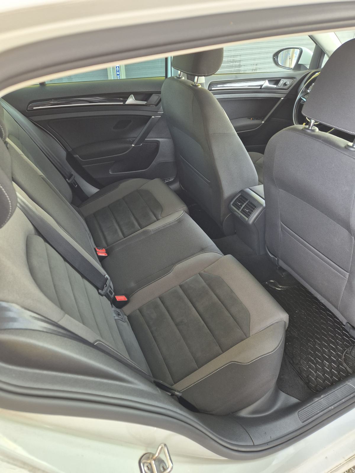 VW Golf 7.5 R-Line 2.0 TDI DSG, fotografija 9