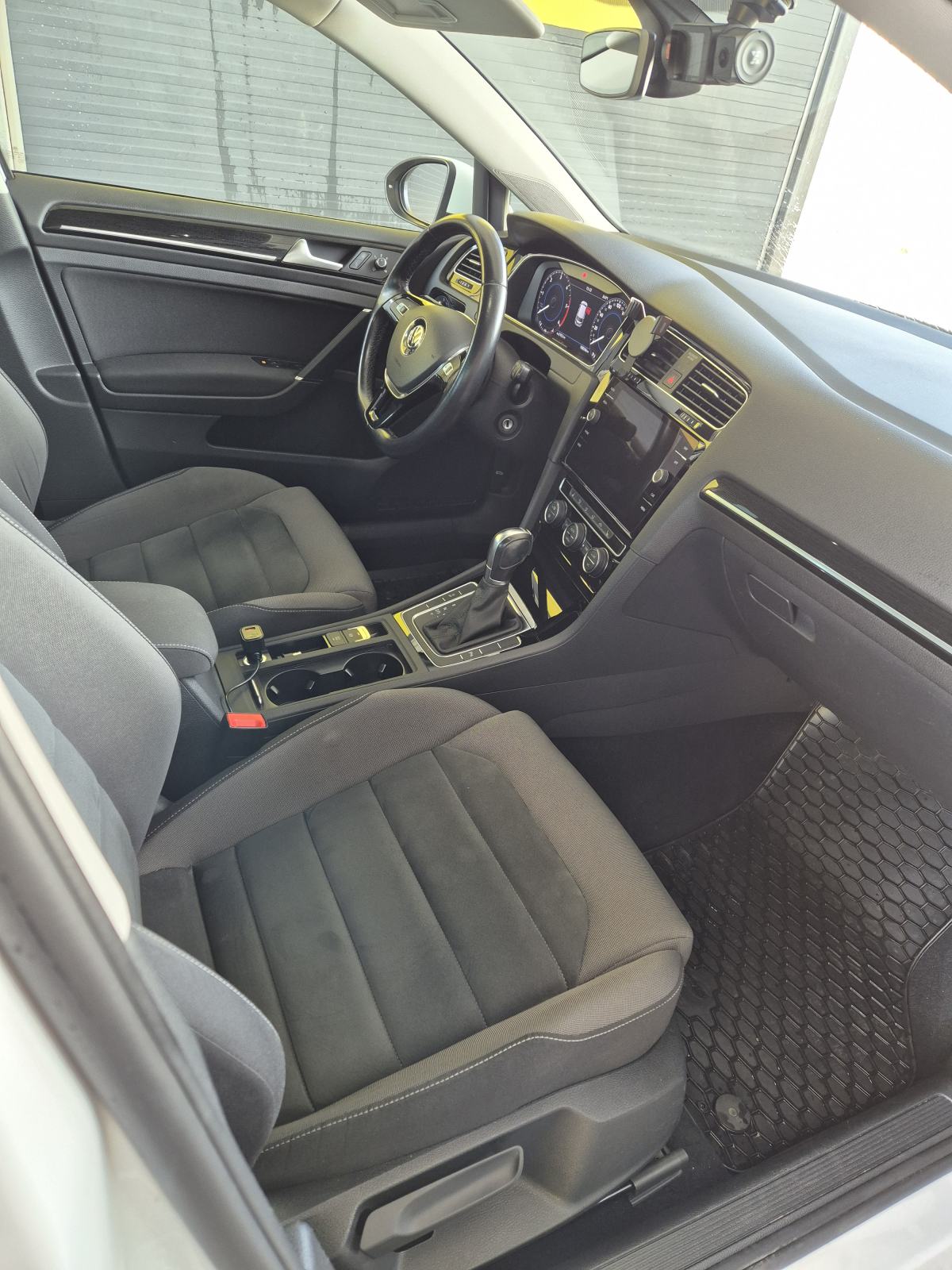 VW Golf 7.5 R-Line 2.0 TDI DSG, fotografija 10