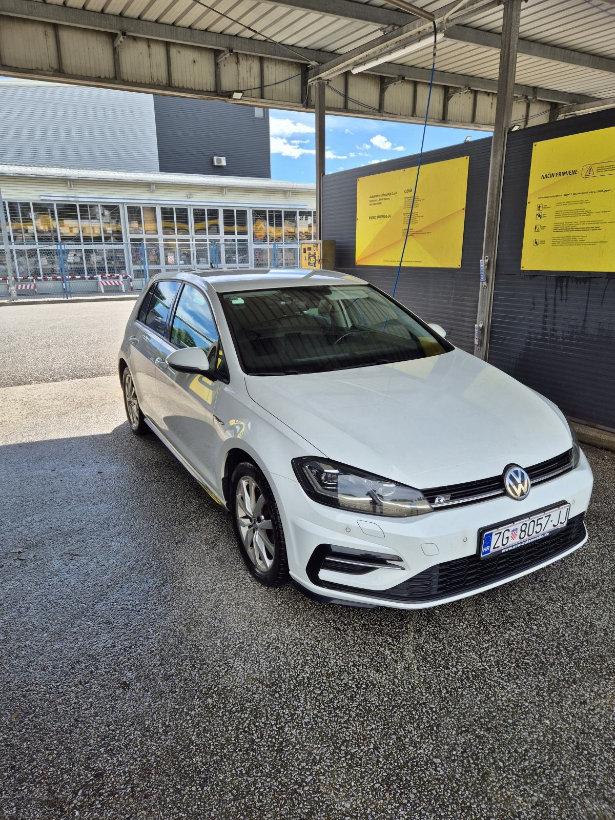 VW Golf 7.5 R-Line 2.0 TDI DSG, fotografija 3