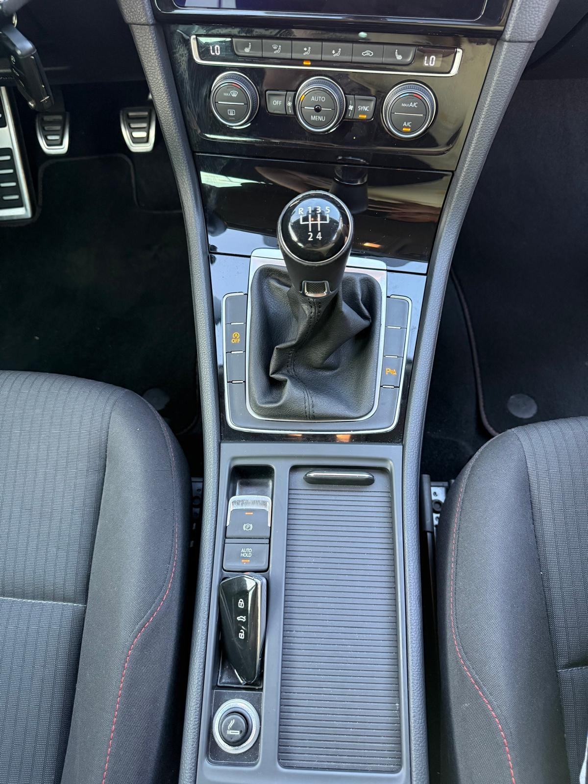 VW Golf 7.5 Redizajn 1,6 TDI*SOUND*NAVI*LED*TOP STANJE*REG. 3/2027*, fotografija 17