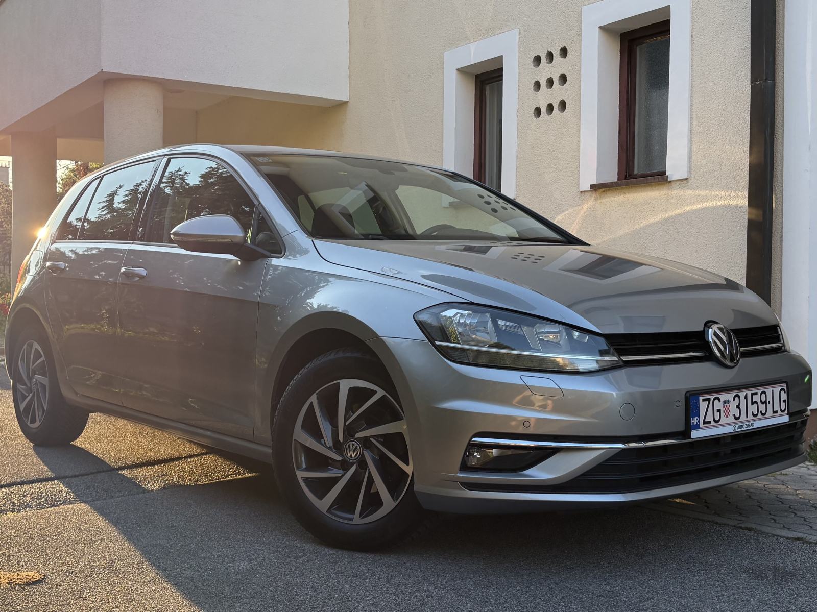 VW GOLF 7.5 SOUND! 1.6TDI REDIZAJN, NAVI, ACC, REG, SERVISNA, pogled izvana - slika 3