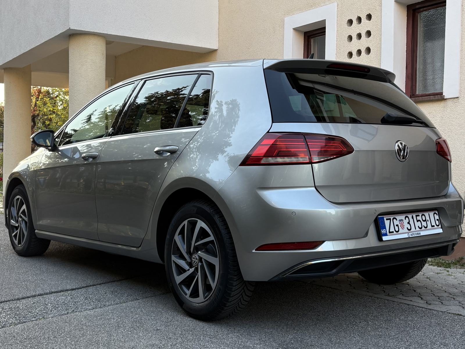 VW GOLF 7.5 SOUND! 1.6TDI REDIZAJN, NAVI, ACC, REG, SERVISNA, fotografija 7