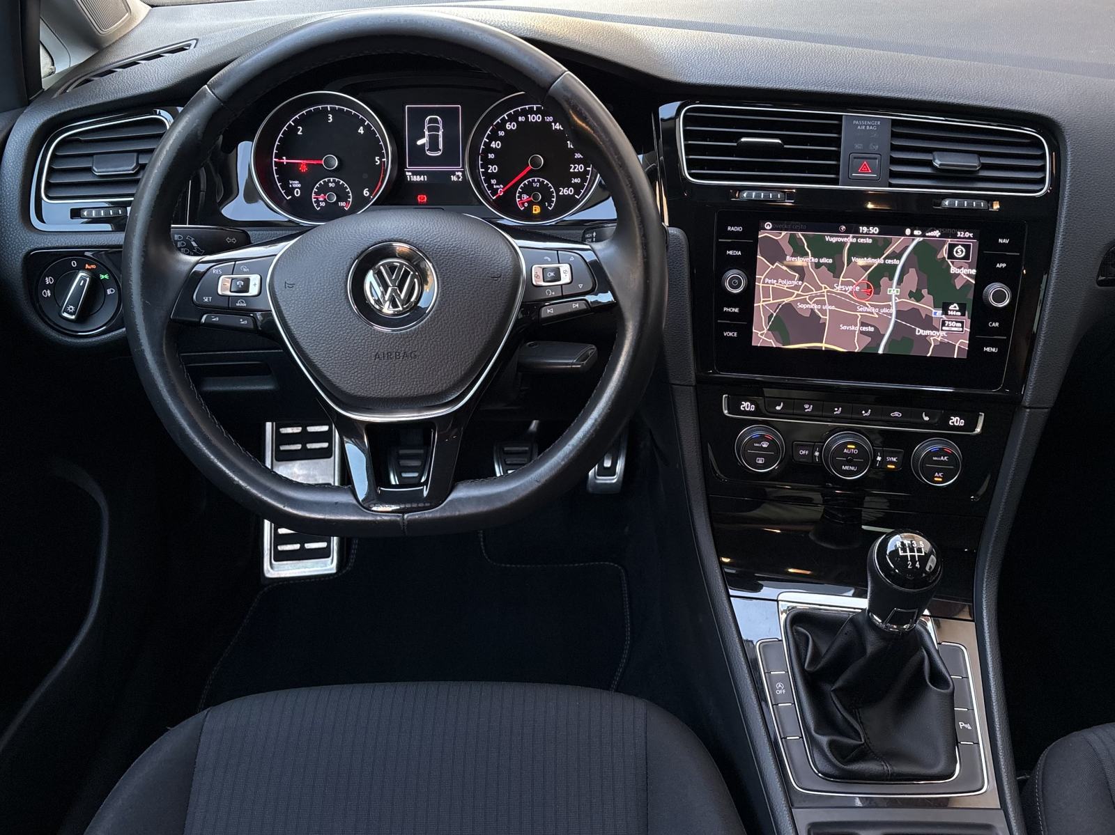 VW GOLF 7.5 SOUND! 1.6TDI REDIZAJN, NAVI, ACC, REG, SERVISNA, fotografija 10