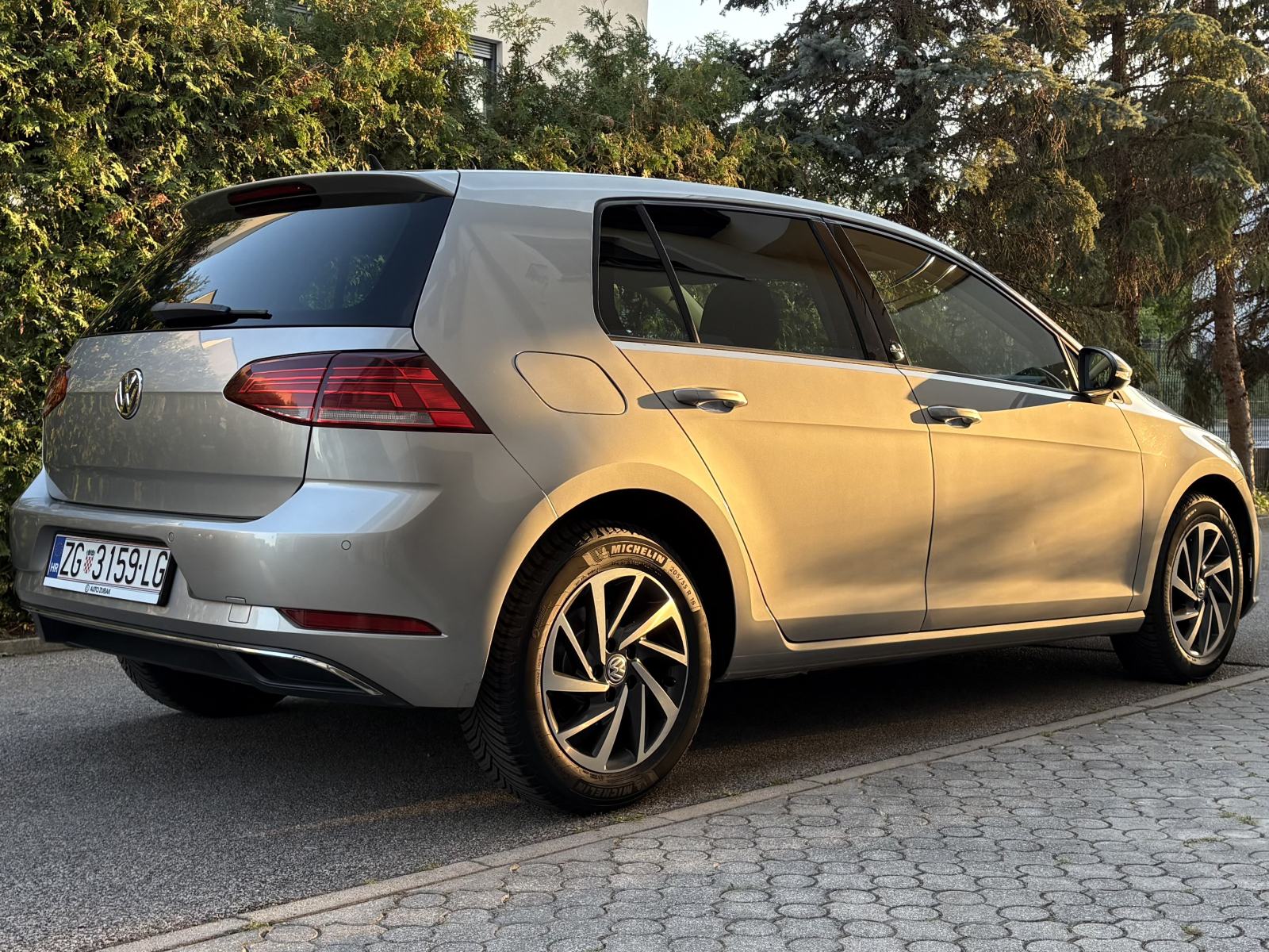 VW GOLF 7.5 SOUND! 1.6TDI REDIZAJN, NAVI, ACC, REG, SERVISNA, fotografija 6