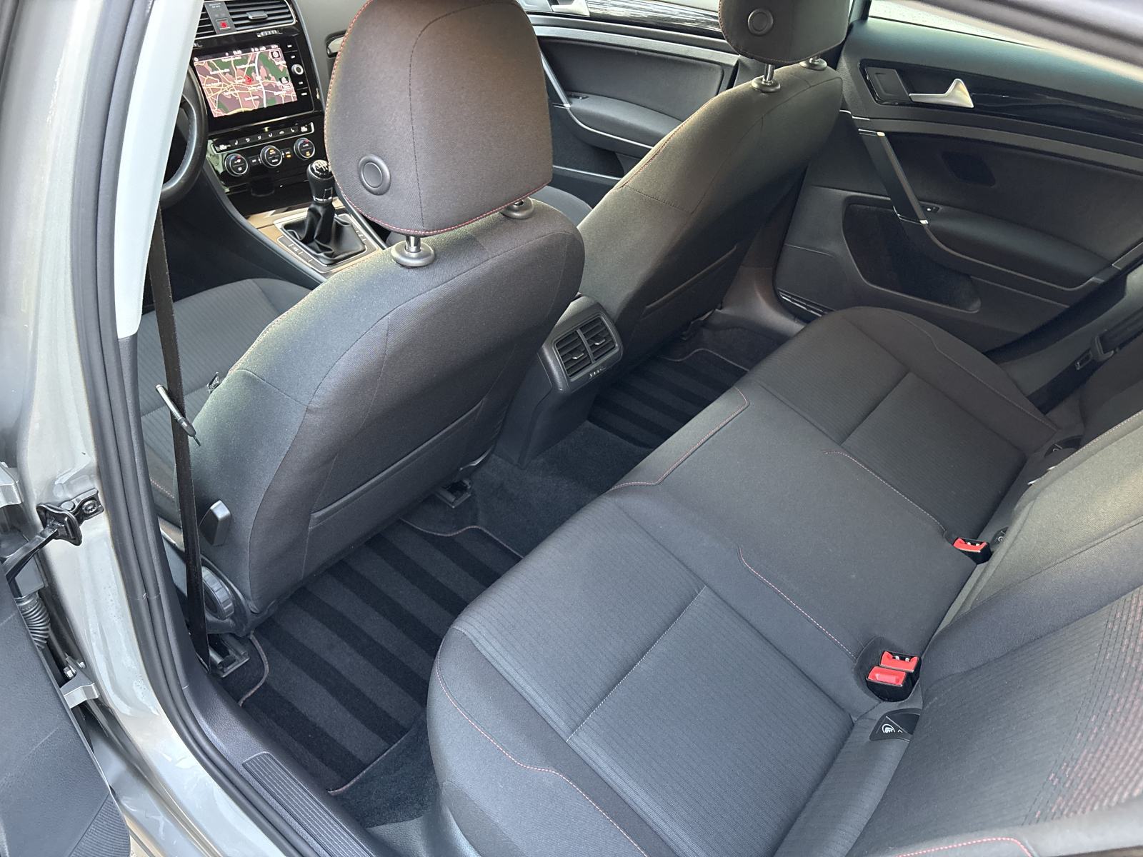 VW GOLF 7.5 SOUND! 1.6TDI REDIZAJN, NAVI, ACC, REG, SERVISNA, fotografija 15