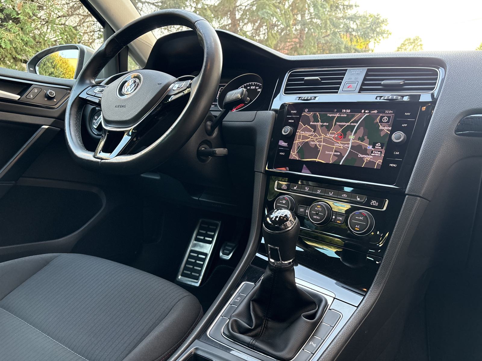 VW GOLF 7.5 SOUND! 1.6TDI REDIZAJN, NAVI, ACC, REG, SERVISNA, fotografija 12