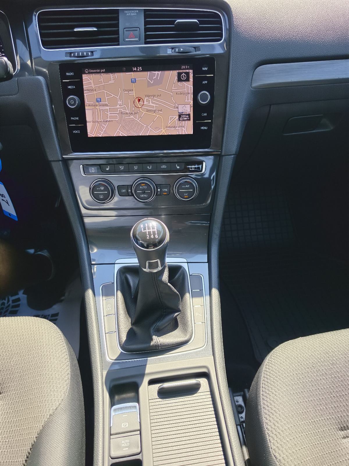 VW Golf 7.5 TSI / LED / VIRTUAL TAHO / ALU / REG 1 GOD / TOP /, fotografija 20
