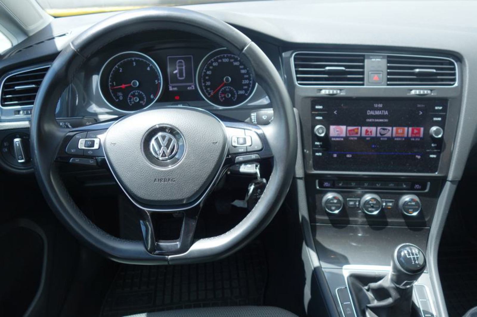 VW Golf 7,5 Variant 1,6 TDI, HR vozilo, fotografija 5