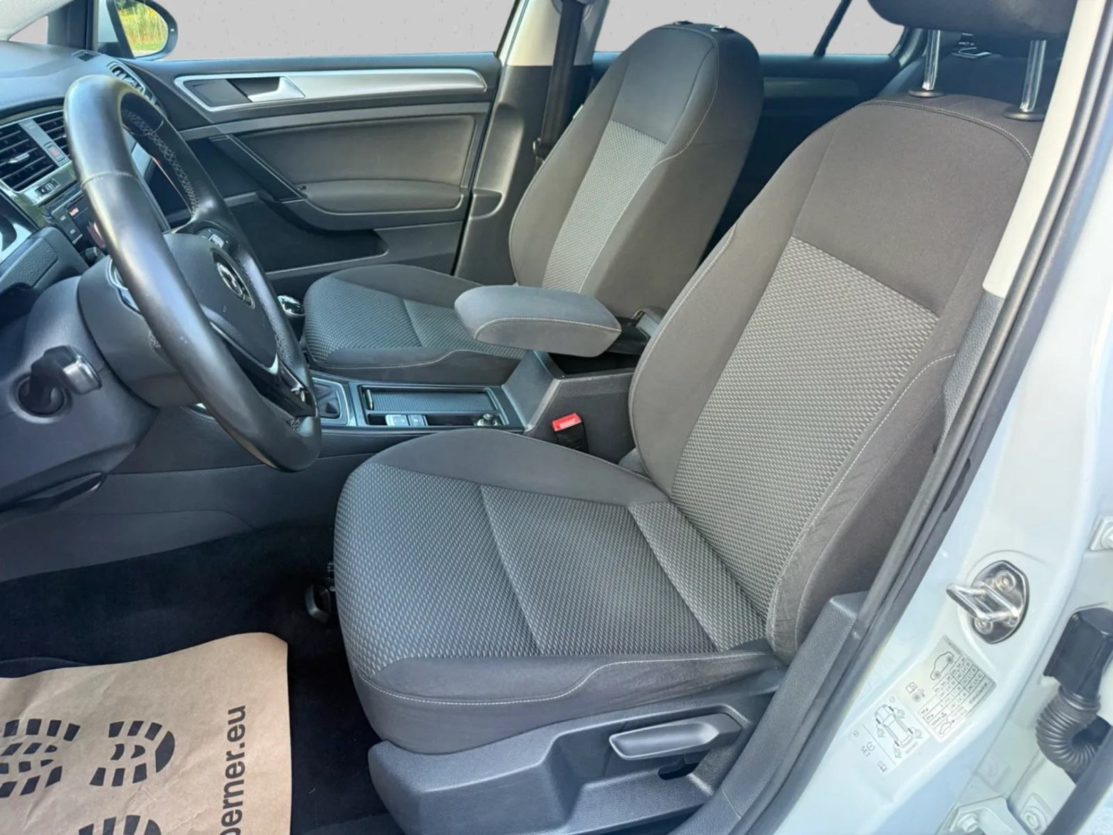VW Golf 7.5 Variant 1,6 TDI * REDIZAJN * LED * KAO NOVI * 2017 *, fotografija 13