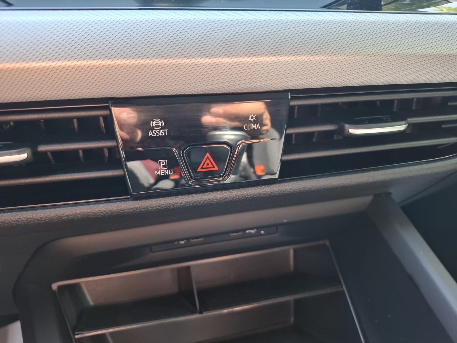 VW Golf 8 1 0 TSI 2021god 50tkm LED XENON JAMSTVO NA IME KUPCA, fotografija 16
