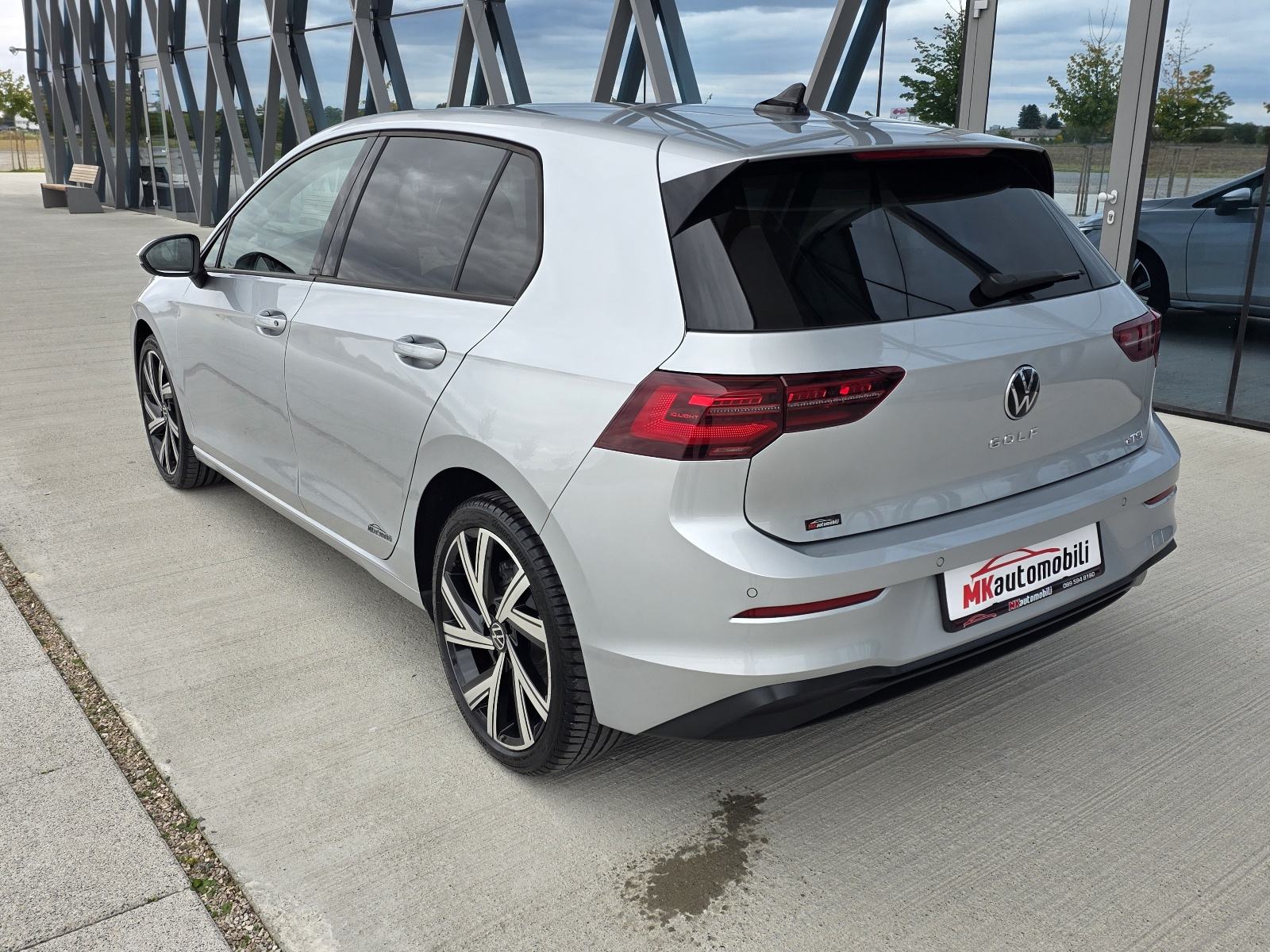 VW Golf 8 1,0 eTSI DSG,HIGHLINE IQ FAROVI,NAVI,ALU 18, fotografija 4