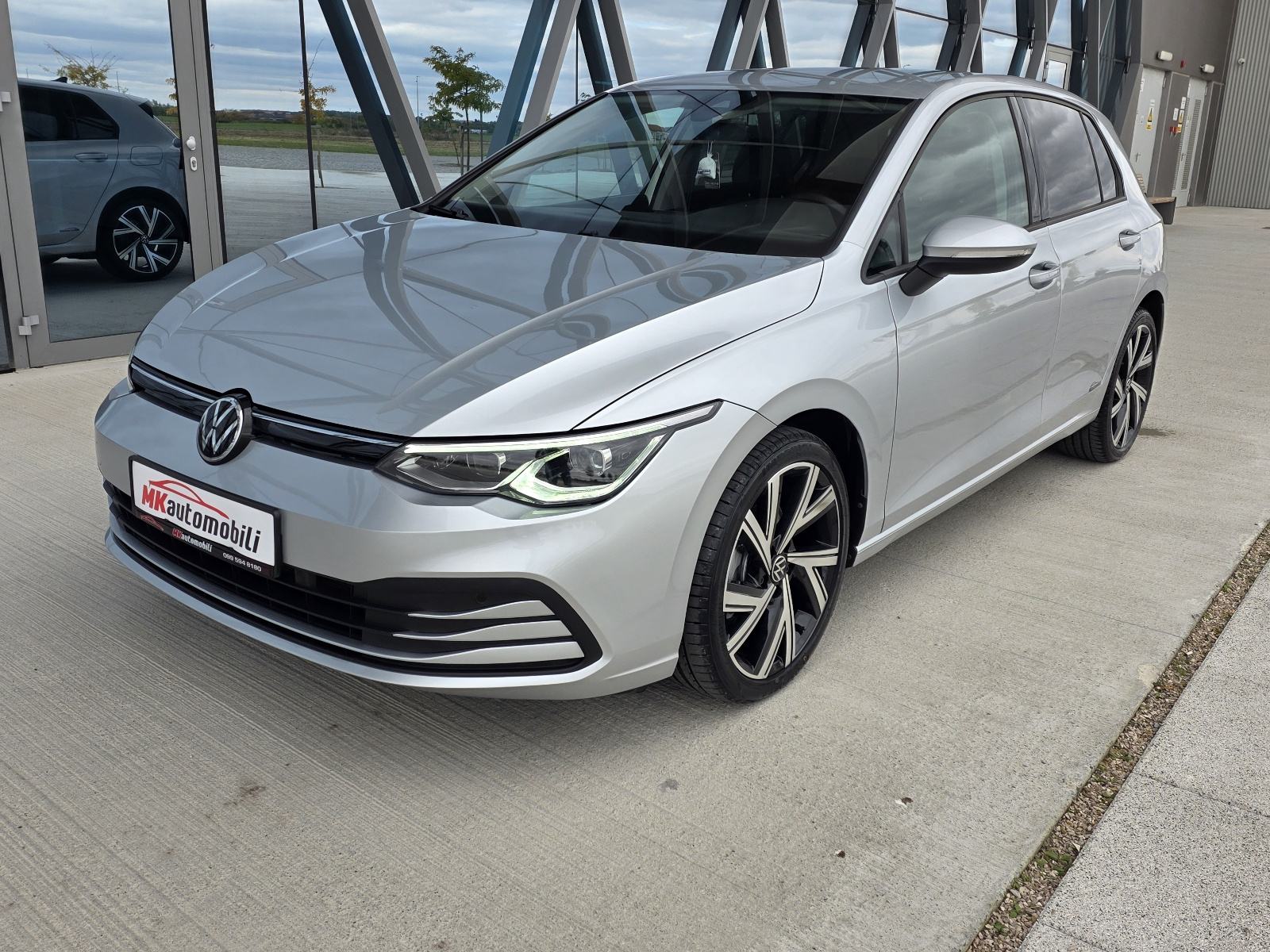 VW Golf 8 1,0 eTSI DSG,HIGHLINE IQ FAROVI,NAVI,ALU 18, fotografija 2