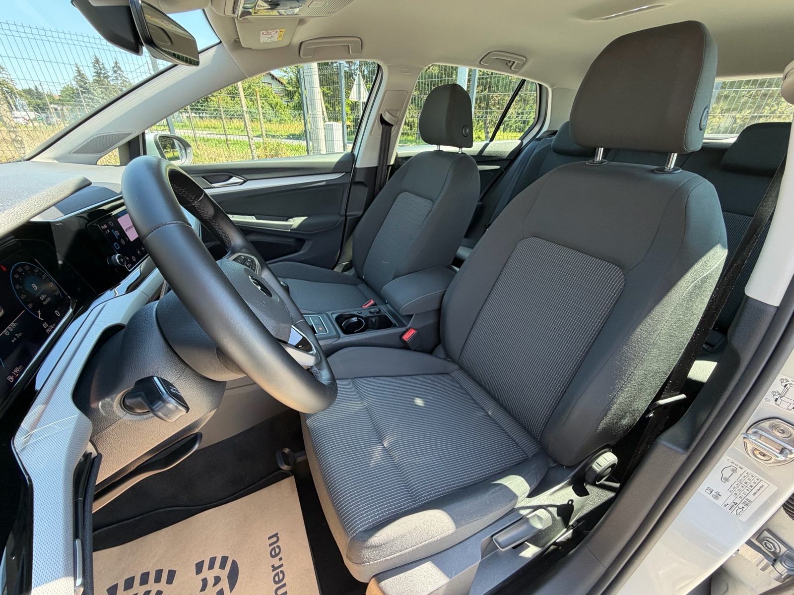 VW Golf 8 1,0 TSI Life *LED* Tempomat Grij.volana Lane Assist Servisna, fotografija 13