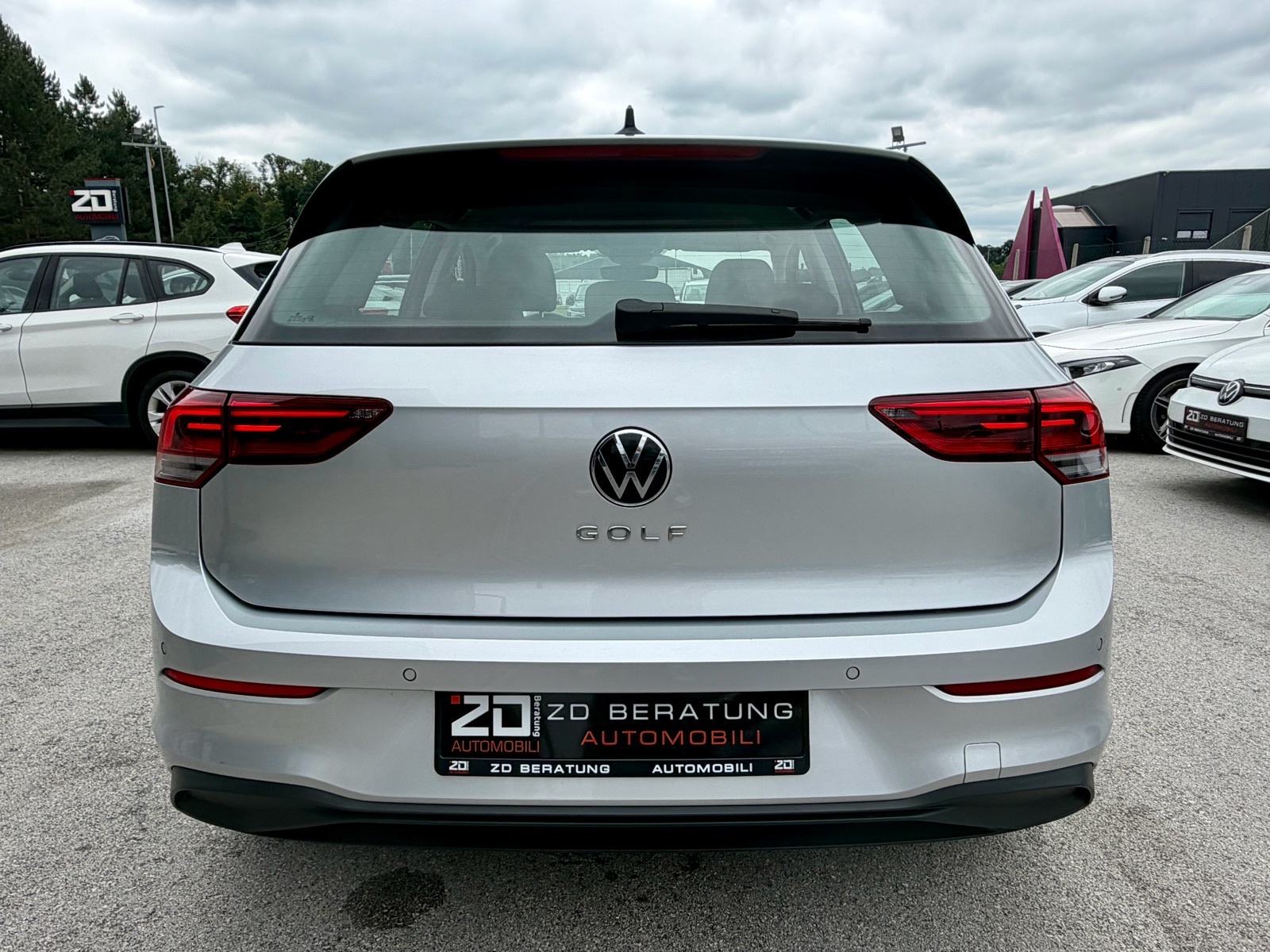 VW Golf 8 1,0 TSI Life *LED* Tempomat Grij.volana Lane Assist Servisna, fotografija 8