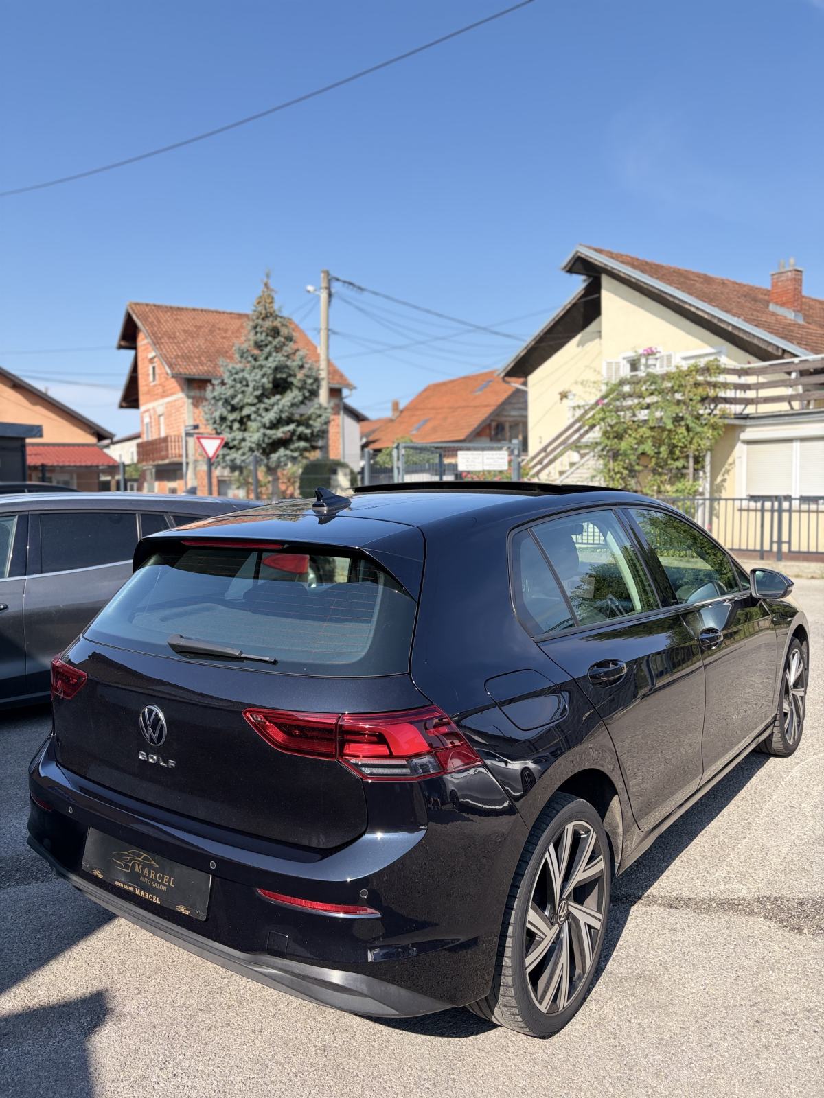 VW Golf 8 1,0 TSI PANO,NAVI,LED,KAMERA.., fotografija 7