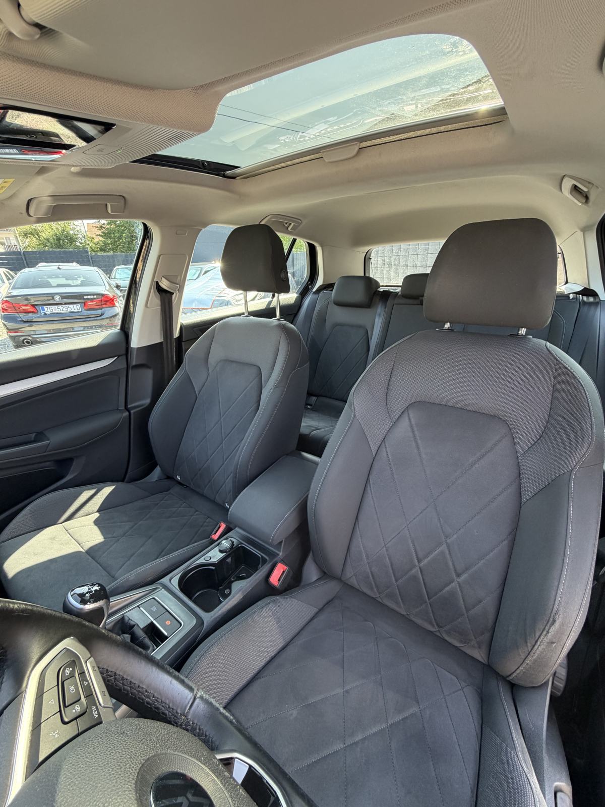 VW Golf 8 1,0 TSI PANO,NAVI,LED,KAMERA.., fotografija 13