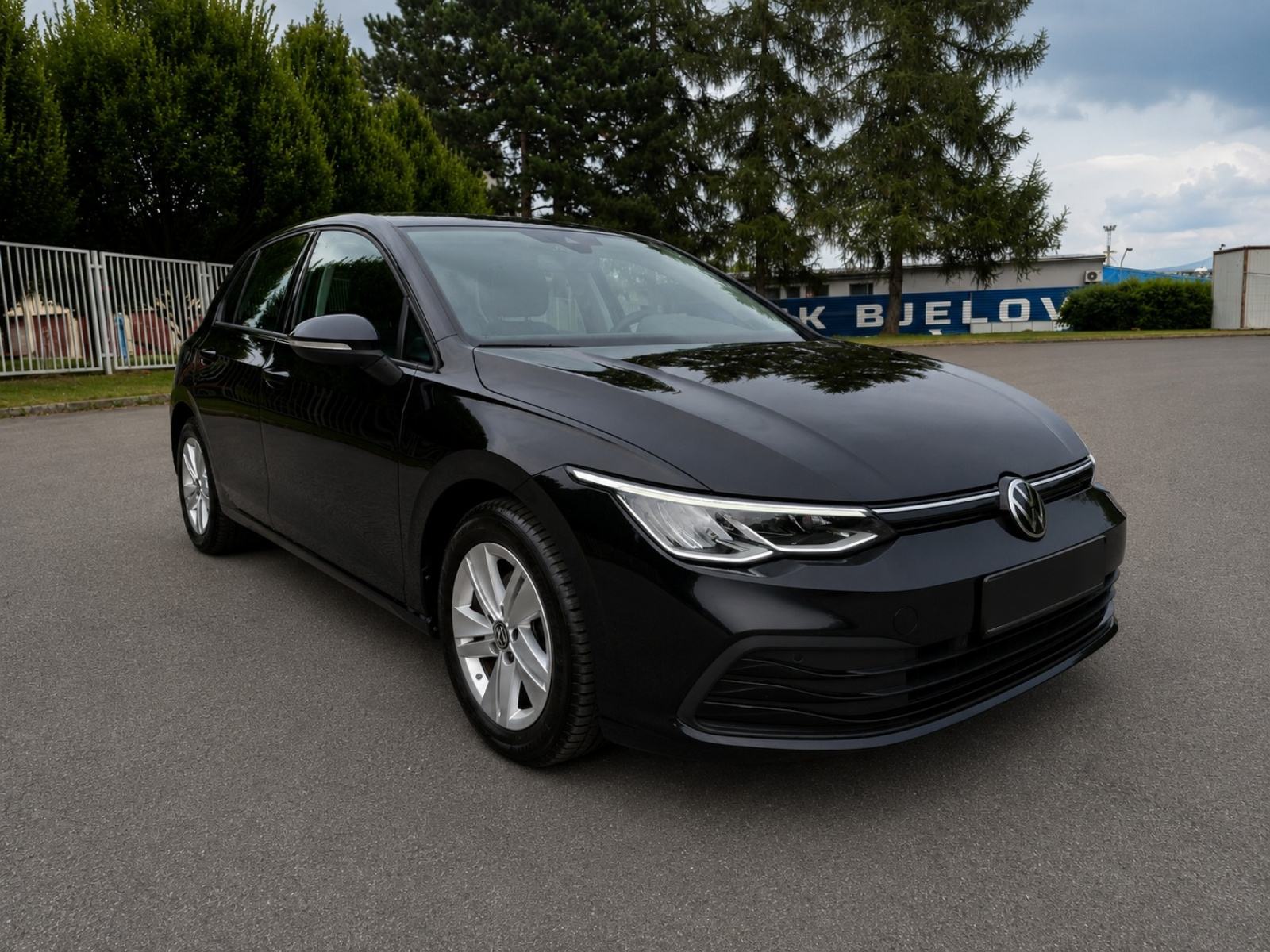 VW Golf 8 1,0 TSI, Life Plus, TOP STANJE, REG.GODINU DANA !, fotografija 2