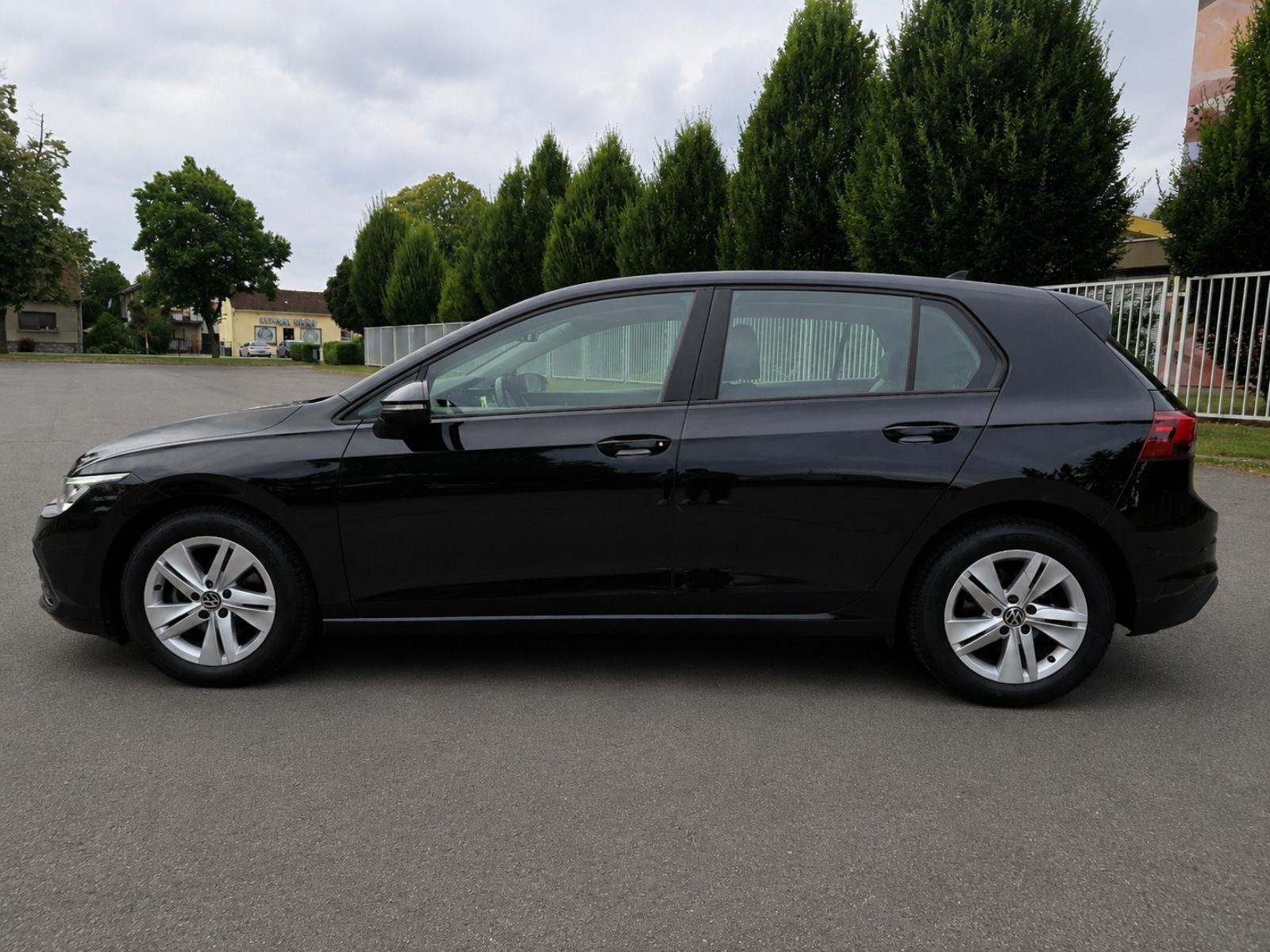 VW Golf 8 1,0 TSI, Life Plus, TOP STANJE, REG.GODINU DANA !, fotografija 6