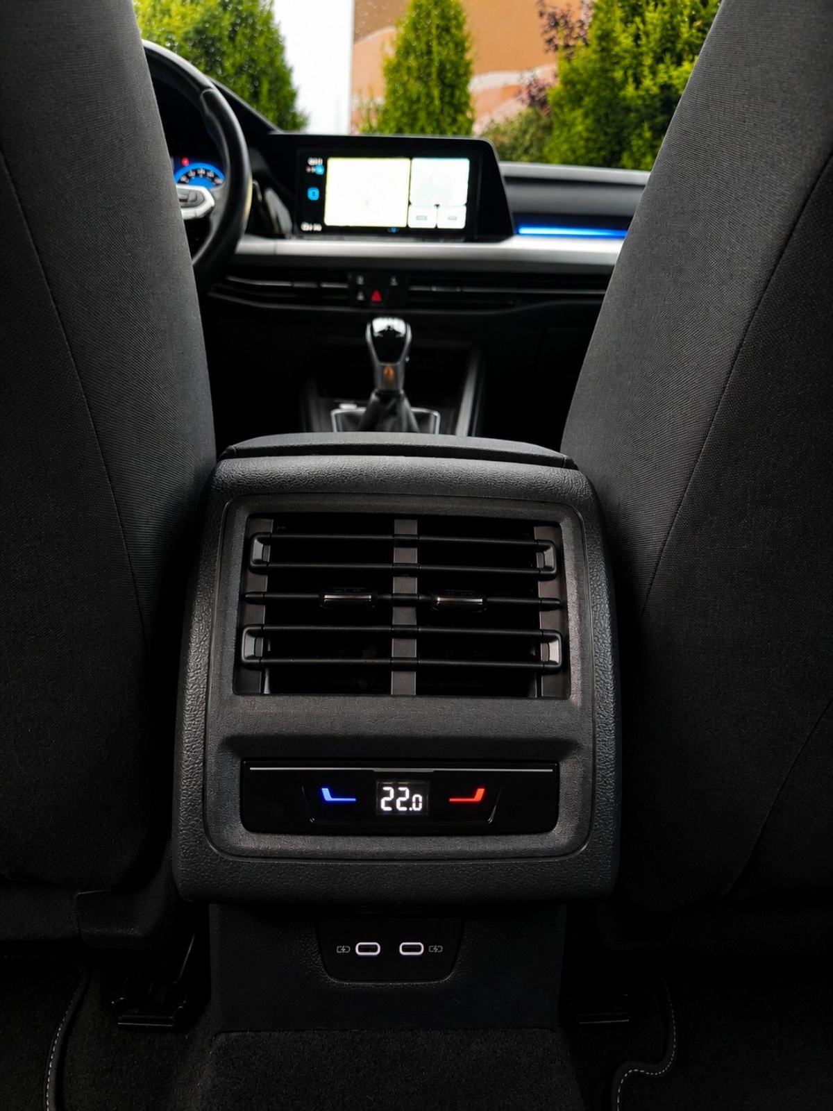 VW Golf 8 1,0 TSI, Life Plus, TOP STANJE, REG.GODINU DANA !, fotografija 16