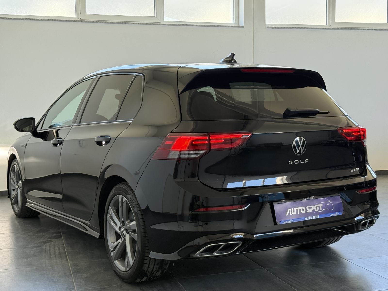 VW Golf 8 1,5 150KS DSG•R-LINE•ACC•LANE ASSIST•AMBI•LEASING BEZ UČEŠĆA, fotografija 6