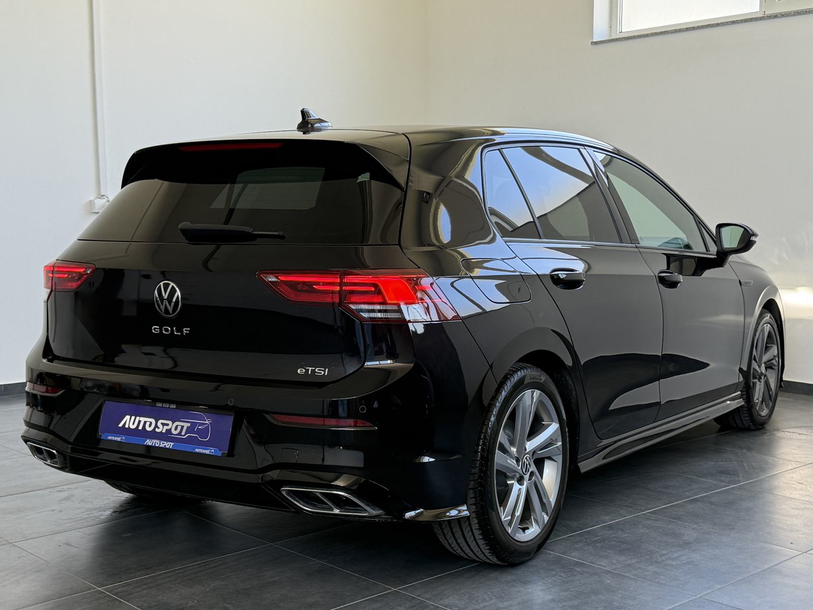 VW Golf 8 1,5 150KS DSG•R-LINE•ACC•LANE ASSIST•AMBI•LEASING BEZ UČEŠĆA, fotografija 8
